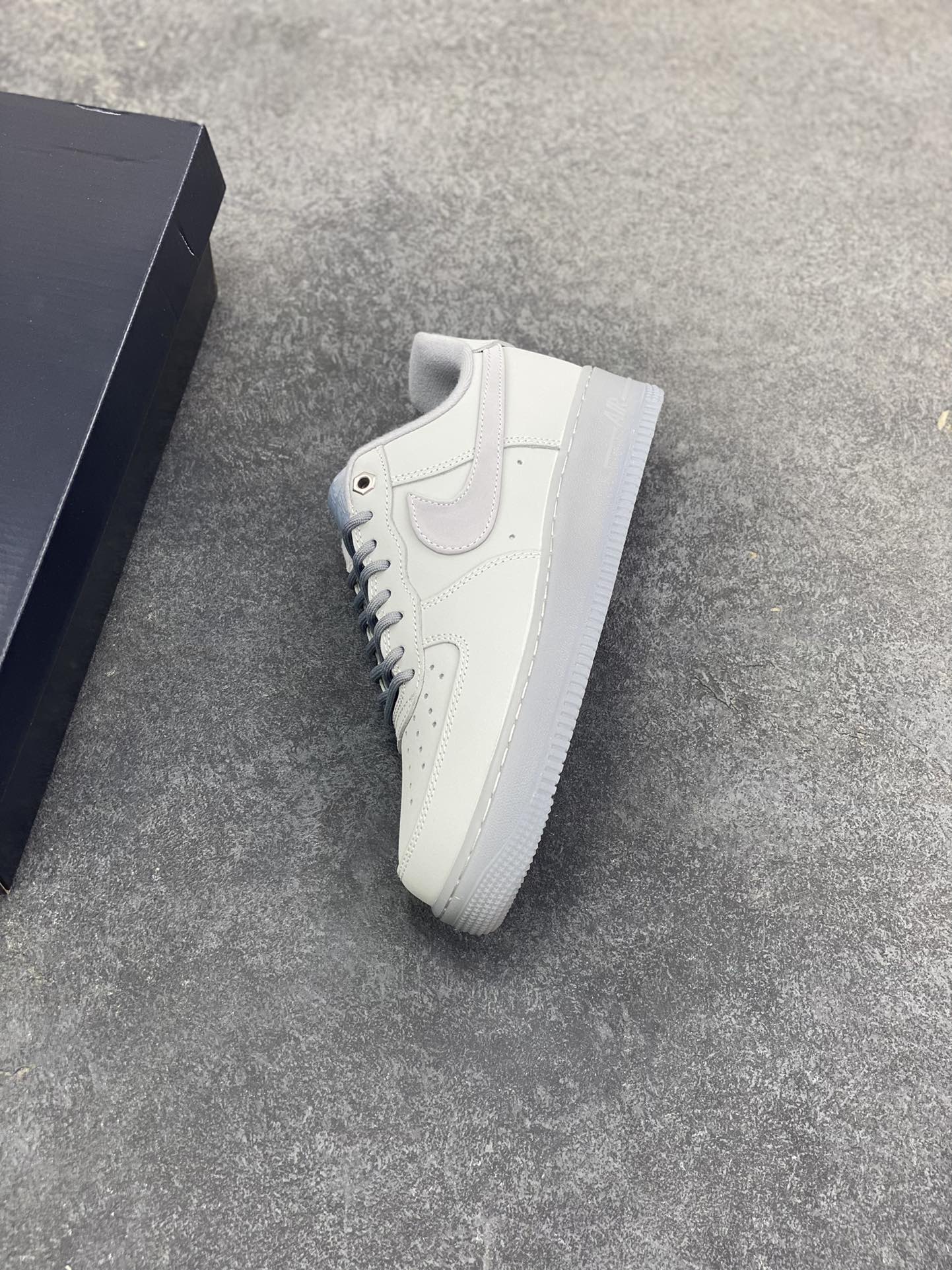 图片[7]-Nike Air Force 1 Low 灰水晶底 空军一号低帮运动休闲板鞋 原楦头原纸板 打造纯正空军版型 专注外贸渠道 全掌内置蜂窝气垫 原盒配件 原厂中底钢印、拉帮完美 货号：CJ9179-002 尺码：36 36.5 37.5 38 38.5 39 40 40.5 41 42 42.5 43 44 44.5 45-选品中心