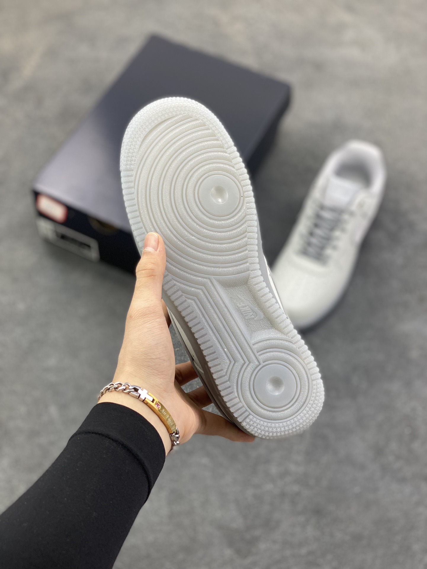 图片[5]-Nike Air Force 1 Low 灰水晶底 空军一号低帮运动休闲板鞋 原楦头原纸板 打造纯正空军版型 专注外贸渠道 全掌内置蜂窝气垫 原盒配件 原厂中底钢印、拉帮完美 货号：CJ9179-002 尺码：36 36.5 37.5 38 38.5 39 40 40.5 41 42 42.5 43 44 44.5 45-选品中心