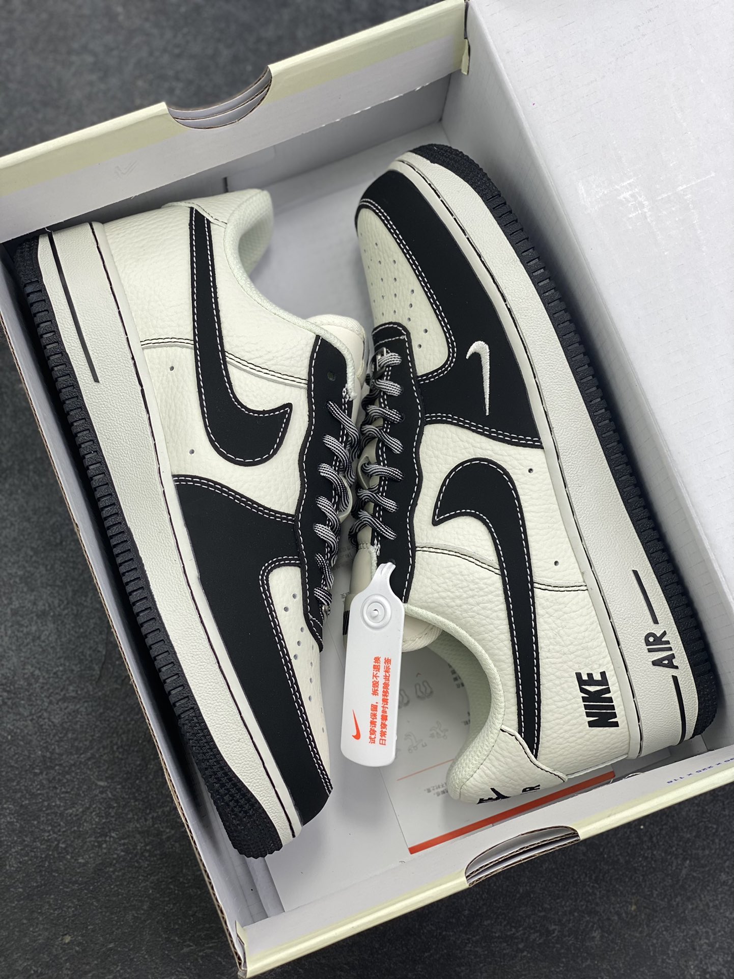 图片[9]-NIke Air Force 1 \’07 Low NIKE–经典黑白 空军一号低帮 运动鞋 休闲鞋 折边针车 工艺难度大 原楦头原纸板 高端定制鞋盒 原厂鞋底 超高清洁度 细节完美 货号：NH0601-574 尺码：36 36.5 37.5 38 38.5 39 40 40.5 41 42 42.5 43 44 44.5 45-选品中心