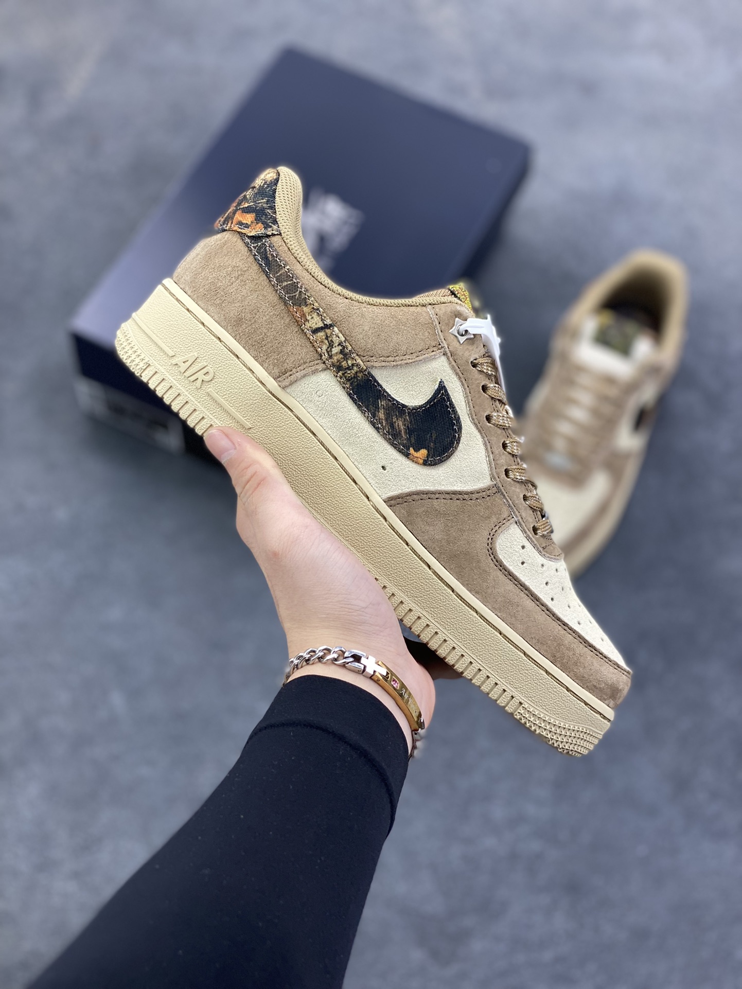 Nike Air Force 1 Low 棕米 空军一号低帮运动休闲板鞋 原楦头原纸板 打造纯正空军版型 专注外贸渠道 全掌内置蜂窝气垫 原盒配件 原厂中底钢印、拉帮完美 货号：IQ9803-200 尺码：36 36.5 37.5 38 38.5 39 40 40.5 41 42 42.5 43 44 44.5 45-选品中心