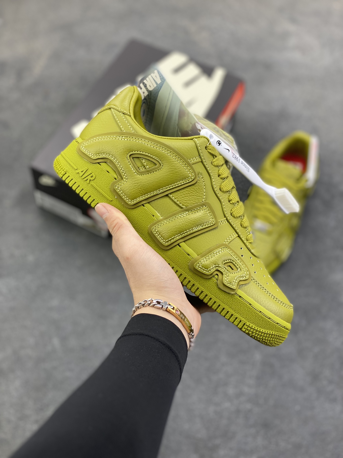 HY版本💯 Nike Air Force 1 Low CPFM联名绿 空军一号低帮运动休闲板鞋 原楦头原纸板 打造纯正空军版型 专注外贸渠道 全掌内置蜂窝气垫 原盒配件 原厂中底钢印、拉帮完美 货号：FQ7069-300 尺码：36 36.5 37.5 38 38.5 39 40 40.5 41 42 42.5 43 44 44.5 45 46-选品中心