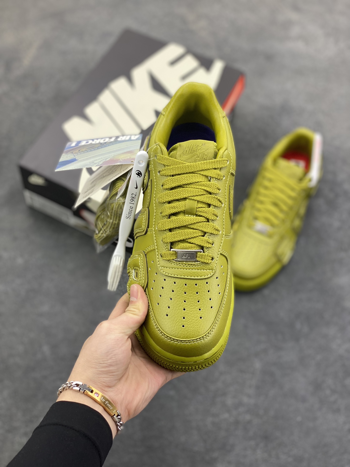 图片[2]-HY版本💯 Nike Air Force 1 Low CPFM联名绿 空军一号低帮运动休闲板鞋 原楦头原纸板 打造纯正空军版型 专注外贸渠道 全掌内置蜂窝气垫 原盒配件 原厂中底钢印、拉帮完美 货号：FQ7069-300 尺码：36 36.5 37.5 38 38.5 39 40 40.5 41 42 42.5 43 44 44.5 45 46-选品中心