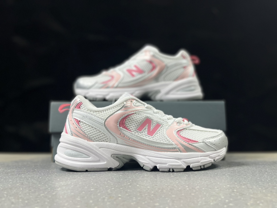 双十一特价💰199 新配色‼️
New Balance MR530AG
NB530复古休闲慢跑鞋 
采用原厂材料和胶水 供货天猫混迹各大专柜商场 
全套模具 纯原装皮料切割 质感无敌王
36-45