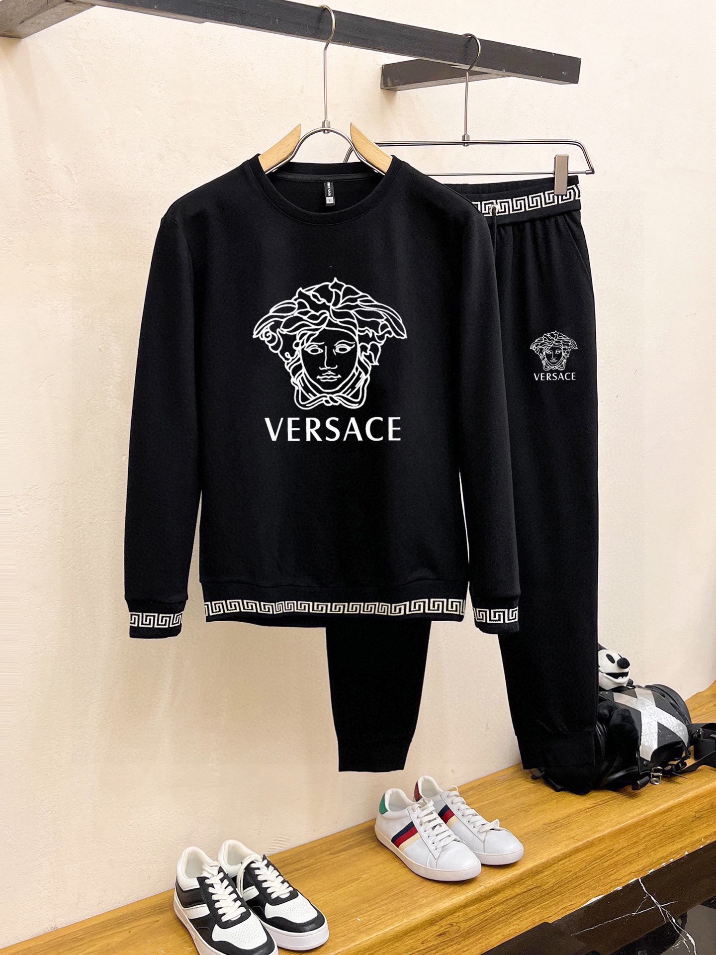 Versace 2025 New Trendy Men's Round Neck Sweatshirt Suit, Original Quality
