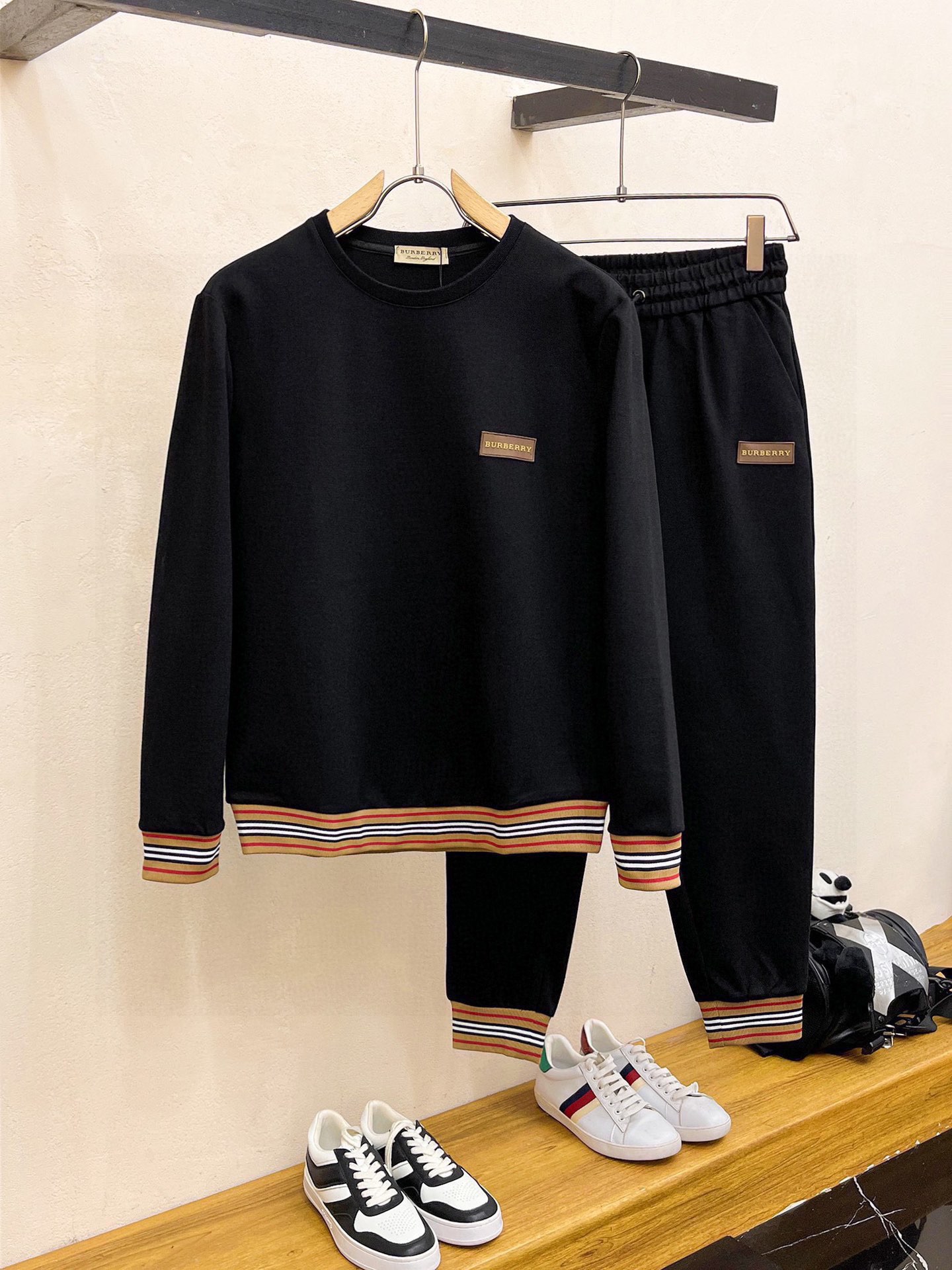 Burberry 2025 New Round Neck Sweatshirt Set, Top Designer's Work