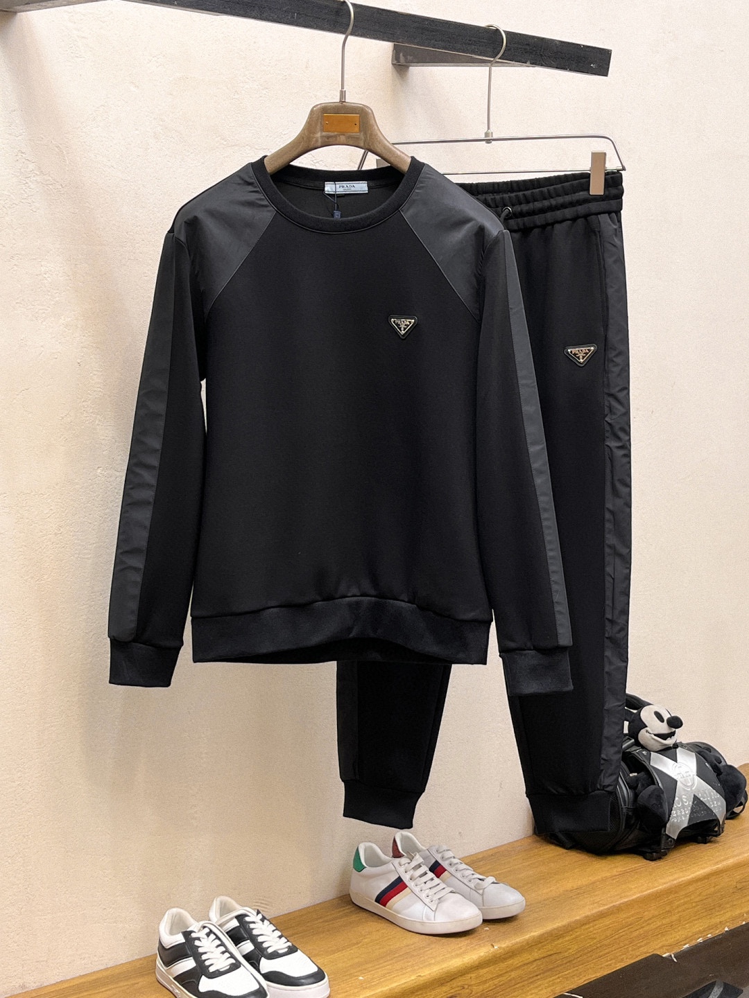 Prada 2025 New Black Round Neck Sweatshirt Set, Tencel Roman Cotton