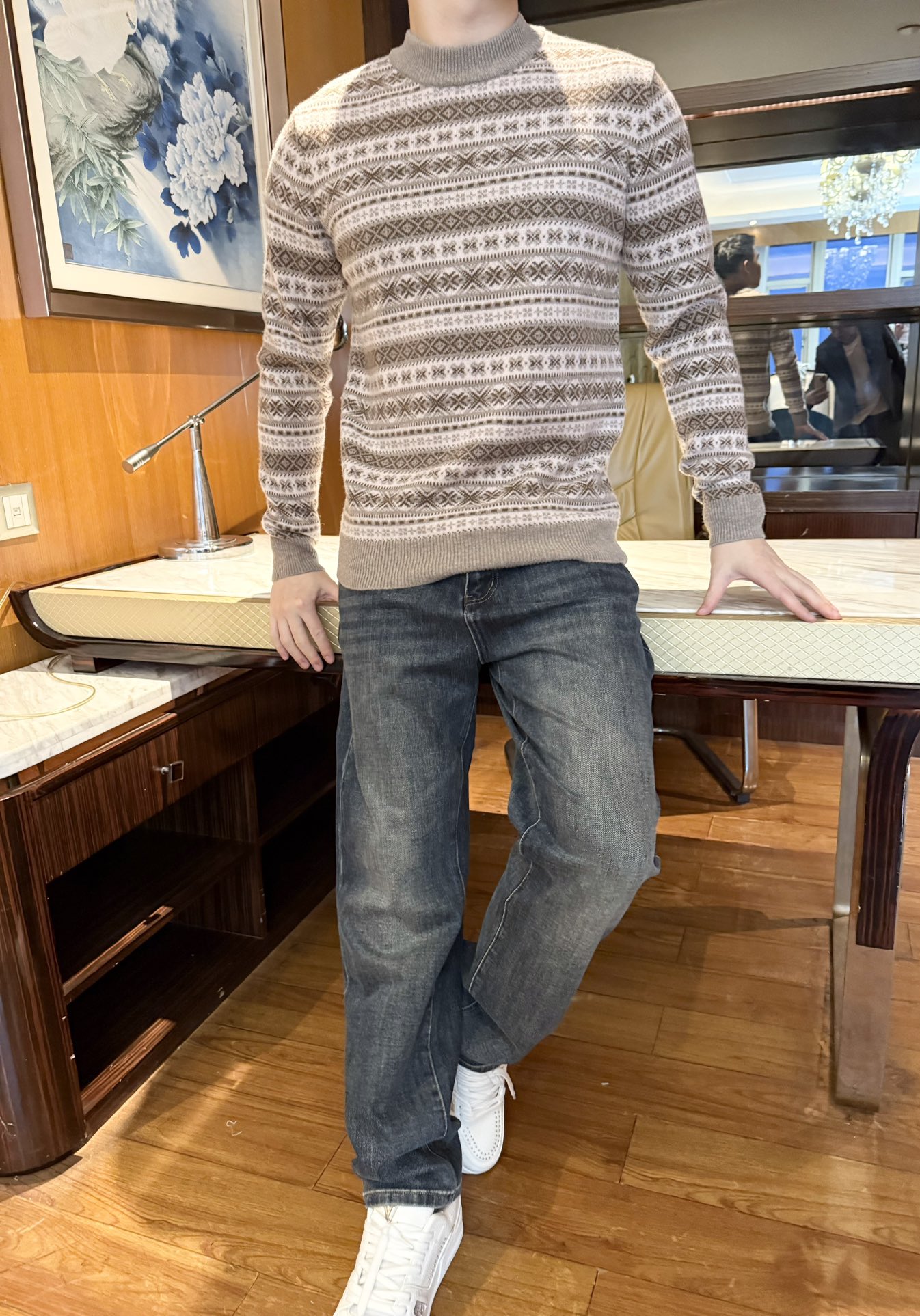 NO:595049,Lp-2025 new sweater!  Made of high-quality 100% cotton wool fabric, it feels soft and has outstanding warmth retention, which can provide you with warm care in autumn and winter. The fabric has a tight texture and has good anti-deformation ability, and it can still maintain a crisp shape when worn for a long time. The half-high collar design can effectively resist the cold wind on the neck. The jacquard pattern full of ethnic style  , rich in layering and artistic sense, breaking the monotony of solid-color sweaters and showing unique aesthetic taste. The overall tailoring fits the body shape, is not too tight, and can show neat dressing lines. Size: 48-56 (model 180/140 wears 50, comes with Hong Kong Lane Crawford gift box packaging),, loro  piana,sweaters,alexander wang19860909Lp-2025新款毛衣！采用优质百分百棉羊毛面料,手感柔软且保暖性出众,能在秋冬季节为你提供温暖呵护.面料纹理紧密,具有良好的抗变形能力,长时间穿着依然保持挺括版型.半高领设计,有效抵御颈部寒风侵袭.充满民族风的提花图案,富有层次感与艺术感,打破纯色毛衣的单调,彰显独特审美品味.整体剪裁贴合身形,既不会过于紧绷,又能展现利落的穿搭线条.码数:48-56(模特180/140穿50,配香港连卡佛礼盒包装),,loro piana,sweaters,alexander wang,Men's clothing