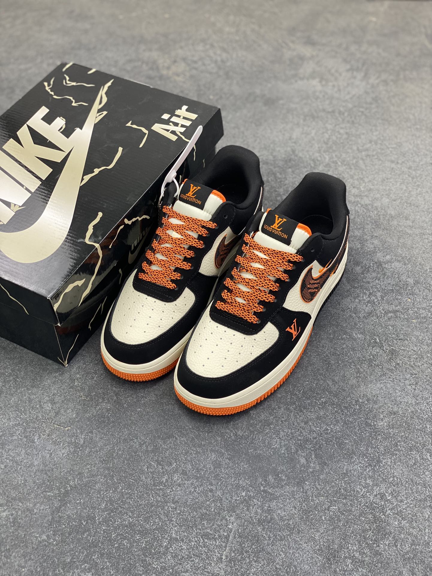 图片[8]-Nike Air Force 1 \’07 Low “LV联名——双拼米黑橙”空军一号 高端定制 低帮 运动鞋 休闲鞋 折边针车 工艺难度大 原楦头原纸板 原装鞋盒 定制五金配件 内置全掌气垫 原厂鞋底 货号：KJ1688-025 尺码：36 36.5 37.5 38 38.5 39 40 40.5 41 42 42.5 43 44 44.5 45-选品中心
