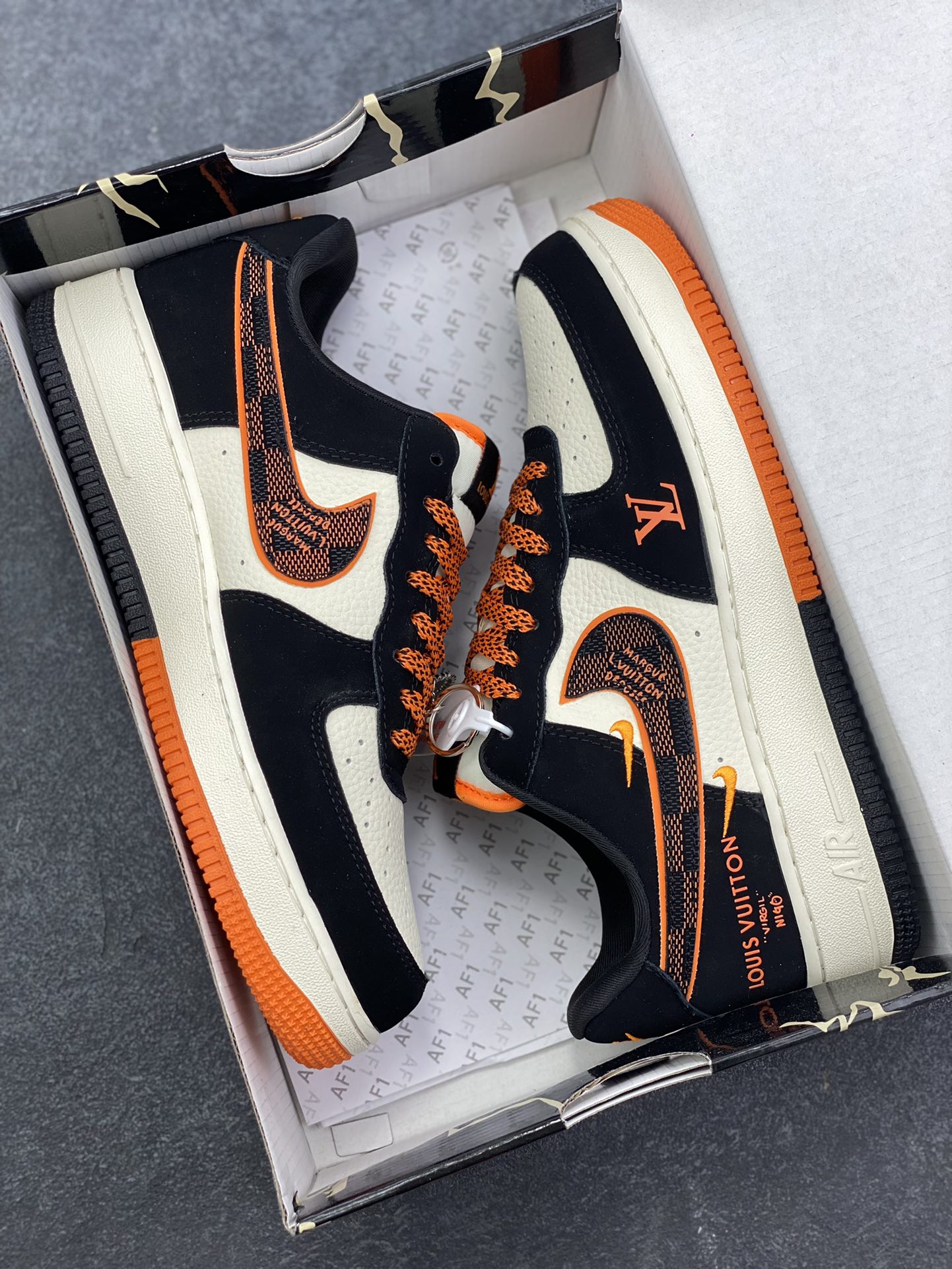 图片[9]-Nike Air Force 1 \’07 Low “LV联名——双拼米黑橙”空军一号 高端定制 低帮 运动鞋 休闲鞋 折边针车 工艺难度大 原楦头原纸板 原装鞋盒 定制五金配件 内置全掌气垫 原厂鞋底 货号：KJ1688-025 尺码：36 36.5 37.5 38 38.5 39 40 40.5 41 42 42.5 43 44 44.5 45-选品中心