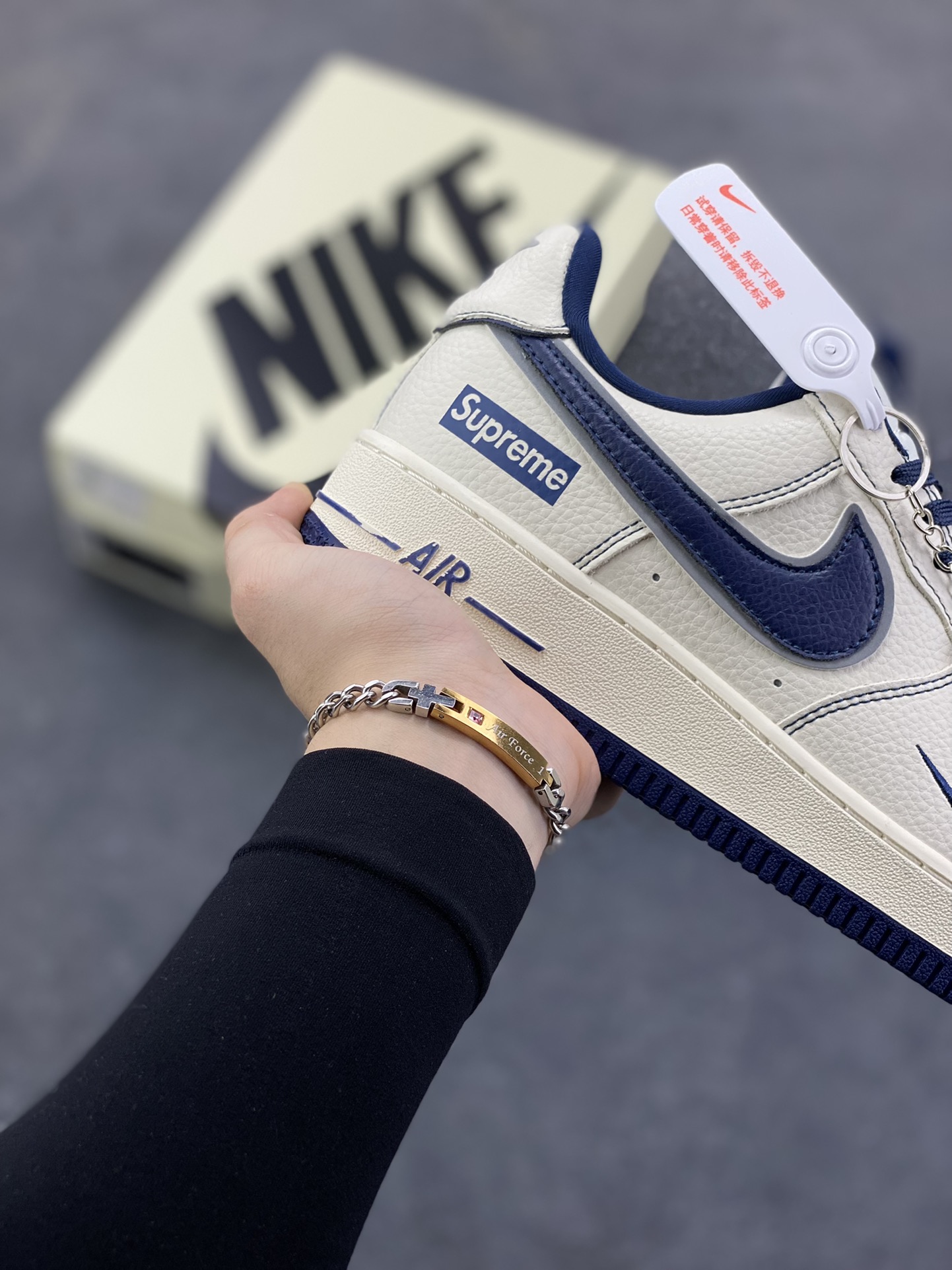 图片[6]-NIke Air Force 1 \’07 Low “Supreme联名——午夜蓝”空军一号 低帮 运动鞋 休闲鞋 折边针车 工艺难度大 原楦头原纸板 原装鞋盒 定制五金配件 内置全掌气垫 原厂鞋底 货号：DD1982-319 尺码：36 36.5 37.5 38 38.5 39 40 40.5 41 42 42.5 43 44 44.5 45-选品中心