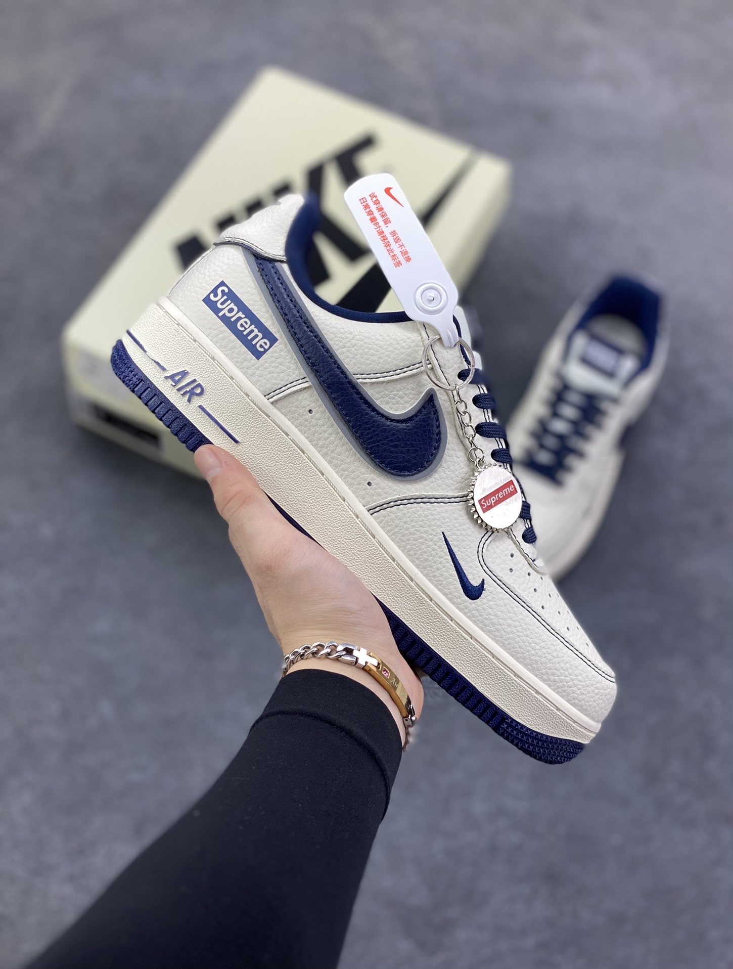 NIke Air Force 1 \'07 Low “Supreme联名——午夜蓝”空军一号 低帮 运动鞋 休闲鞋 折边针车 工艺难度大 原楦头原纸板 原装鞋盒 定制五金配件 内置全掌气垫 原厂鞋底 货号：DD1982-319 尺码：36 36.5 37.5 38 38.5 39 40 40.5 41 42 42.5 43 44 44.5 45-选品中心