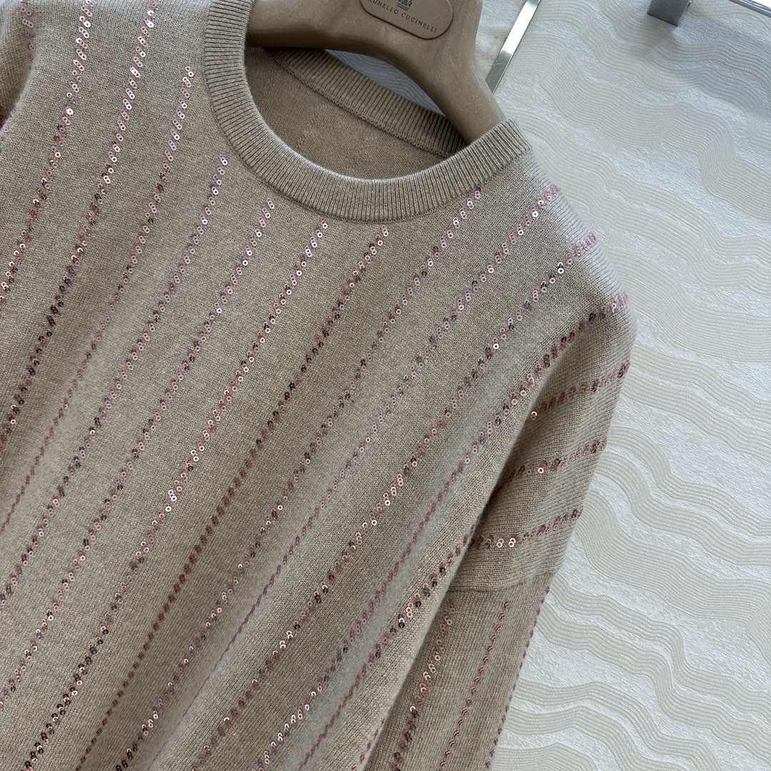 高端原单品质！行走的高定 Bc老钱风穿搭，意大利美学配色条纹珠片落肩羊绒上衣。重工前后定位刺绣珠片工艺，