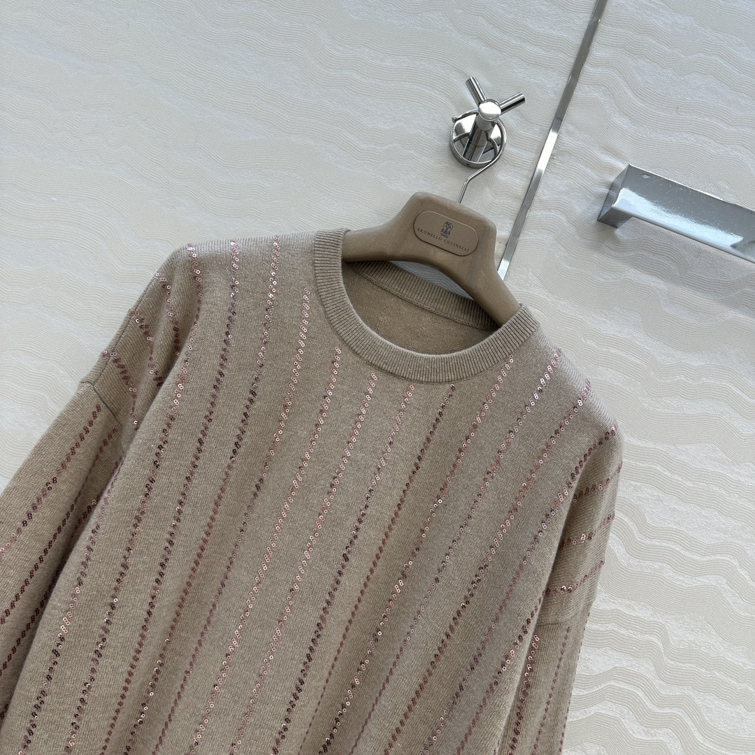 高端原单品质！行走的高定 Bc老钱风穿搭，意大利美学配色条纹珠片落肩羊绒上衣。重工前后定位刺绣珠片工艺，