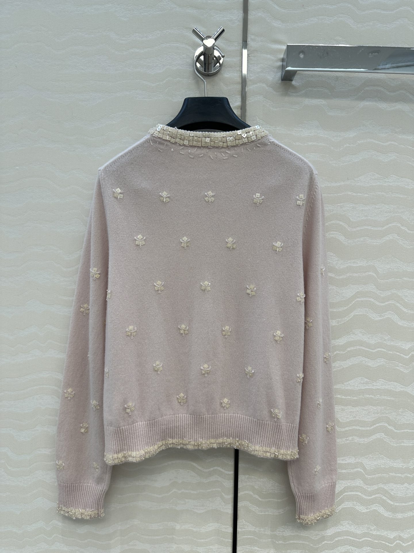 高端原单品质❤️miu系少女穿搭，方块钉珠花朵水钻羊毛小开衫！重工艺前后全定位手工水钻钉珠设计，气质少女