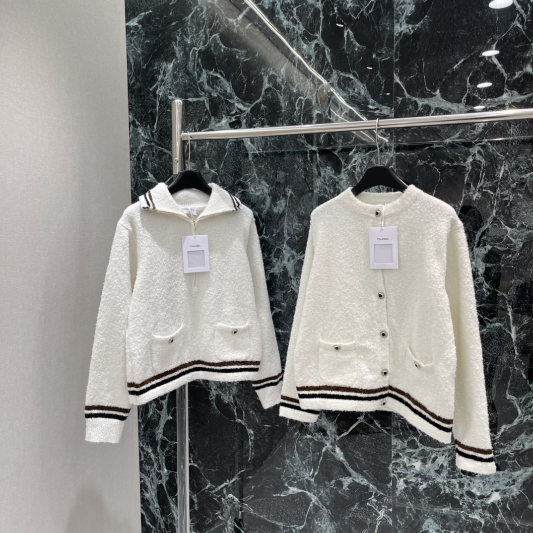 小香 25秋冬新款 圆领开衫上衣 主打白色+棕黑条纹，简约又运动感满满!柔软毛绒材质，亲肤又保暖 秋冬穿