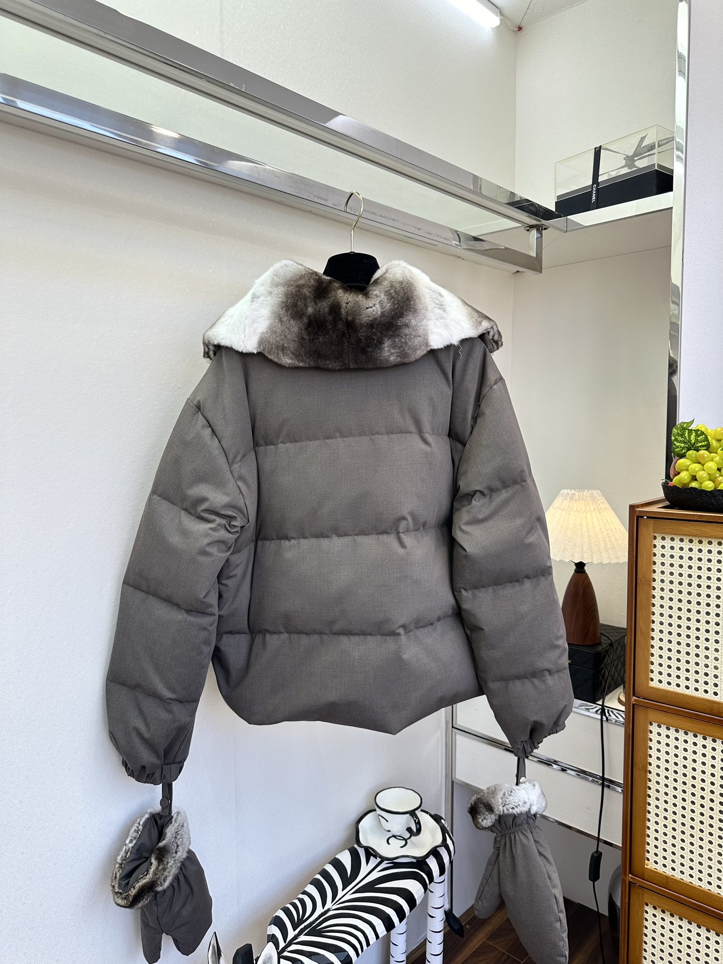 Women's Winter Goose Down Coat with Detachable Faux Fur Collar 9 i1762506579 1853 7