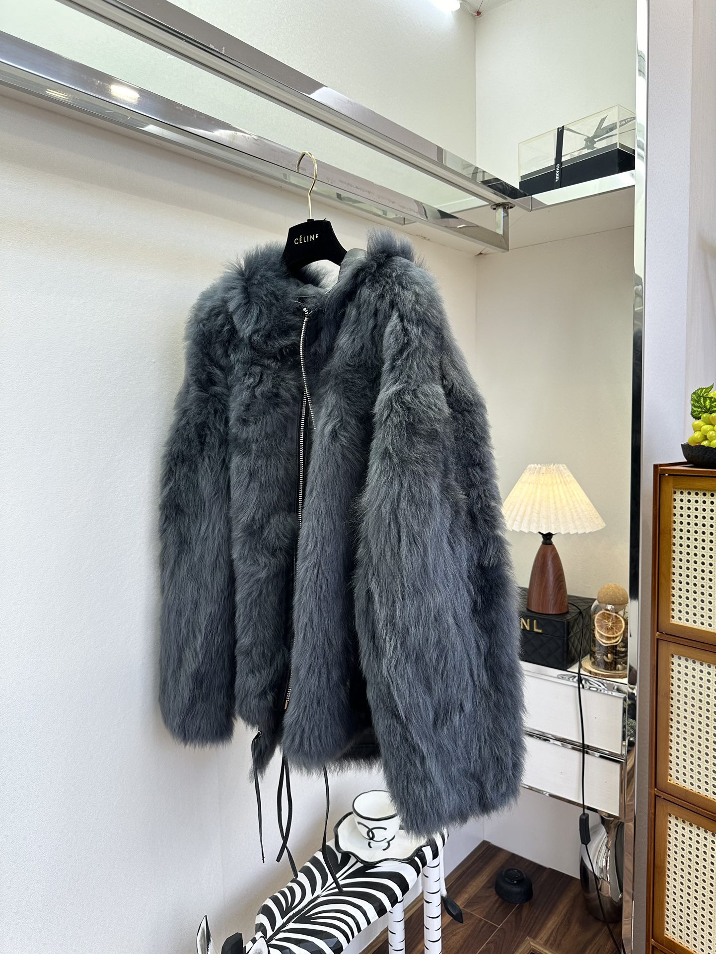 Celine Toscana Shearling Coat: Luxurious, Warm, and Stylish 9 i1762528099 1876 7