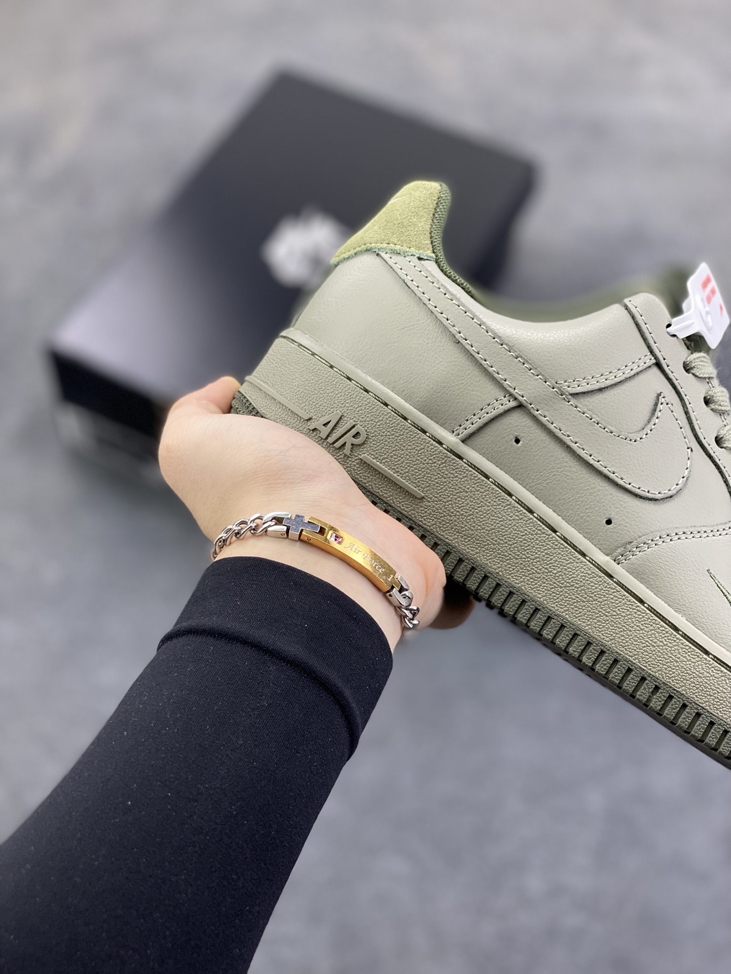 图片[6]-福利特价 Air Force 1\’ 07 浅军绿小勾 原楦头原纸板 打造纯正空军版型 专注外贸渠道 全掌内置蜂窝气垫 #原盒配件 原厂中底钢印、拉帮完美 货号：HM9483-300 尺码：36 36.5 37.5 38 38.5 39 40 40.5 41 42 42.5 43 44 44.5 45-选品中心