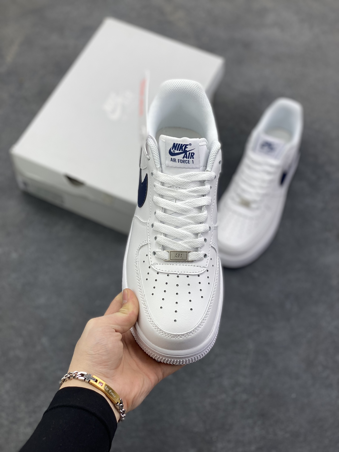 图片[2]-Nike Air Force 1 Low 白深蓝 空军一号低帮运动休闲板鞋 原楦头原纸板 打造纯正空军版型 专注外贸渠道 全掌内置蜂窝气垫 原盒配件 原厂中底钢印、拉帮完美 货号：FJ4146-119 尺码：36 36.5 37.5 38 38.5 39 40 40.5 41 42 42.5 43 44 44.5 45-选品中心