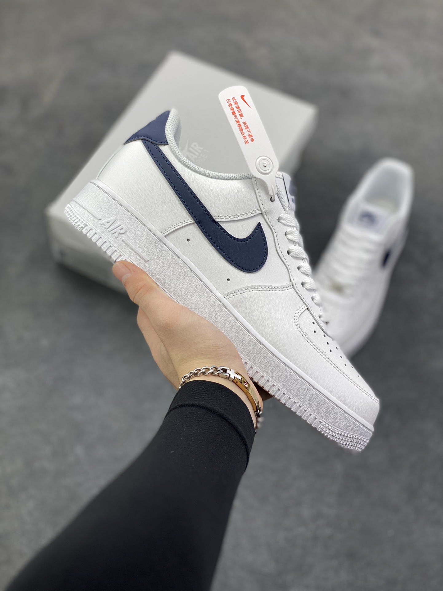 Nike Air Force 1 Low 白深蓝 空军一号低帮运动休闲板鞋 原楦头原纸板 打造纯正空军版型 专注外贸渠道 全掌内置蜂窝气垫 原盒配件 原厂中底钢印、拉帮完美 货号：FJ4146-119 尺码：36 36.5 37.5 38 38.5 39 40 40.5 41 42 42.5 43 44 44.5 45-选品中心