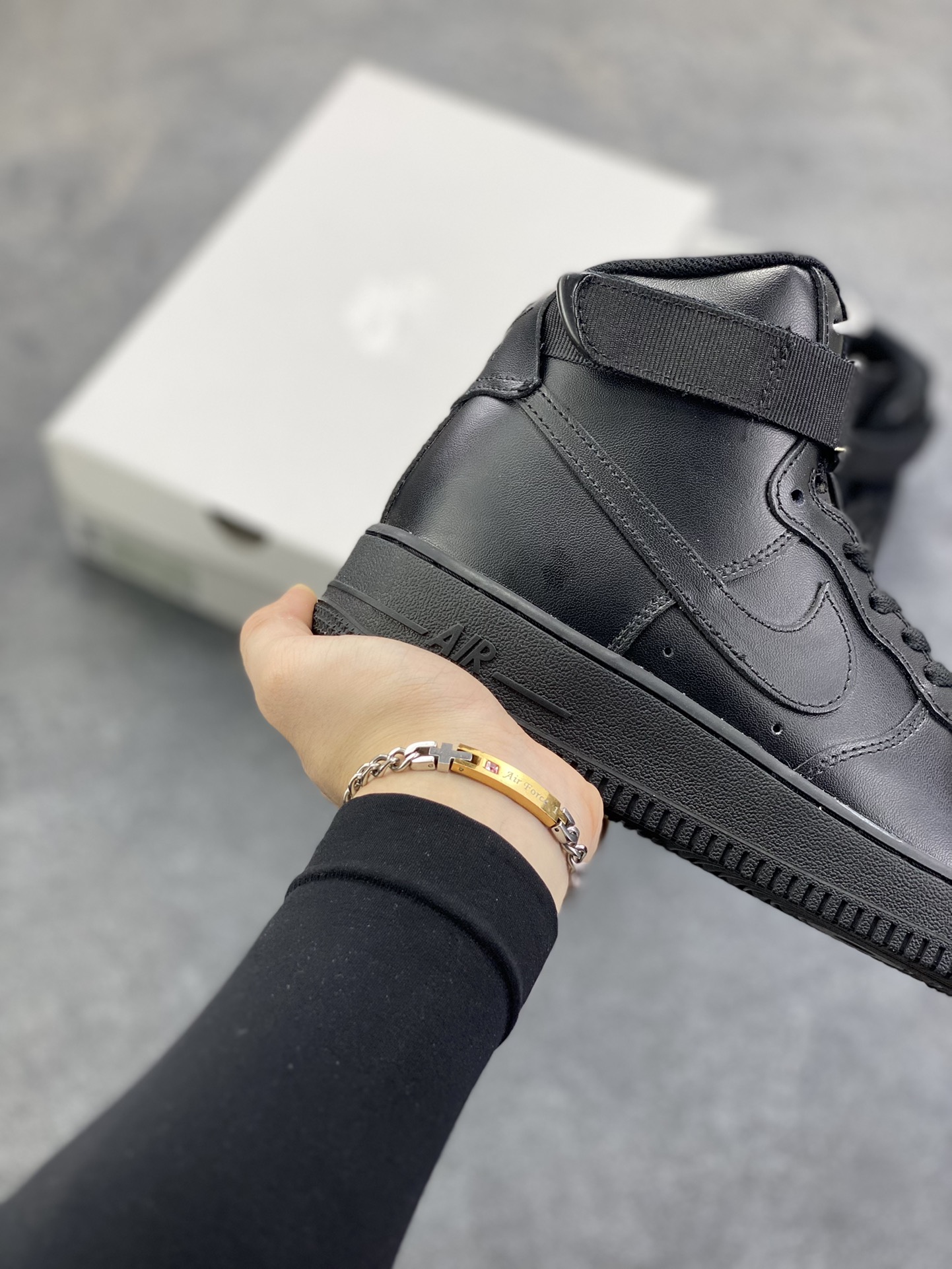 图片[6]-Nike Air Force 1 High 07 高帮黑 空军一号高帮运动休闲板鞋 原楦头原纸板 打造纯正空军版型#专注外贸渠道 全掌内置蜂窝气垫 #原盒配件 原厂中底钢印、拉帮完美 货号：CW2290-001 尺码：36 36.5 37.5 38 38.5 39 40 40.5 41 42 42.5 43 44 44.5 45-选品中心