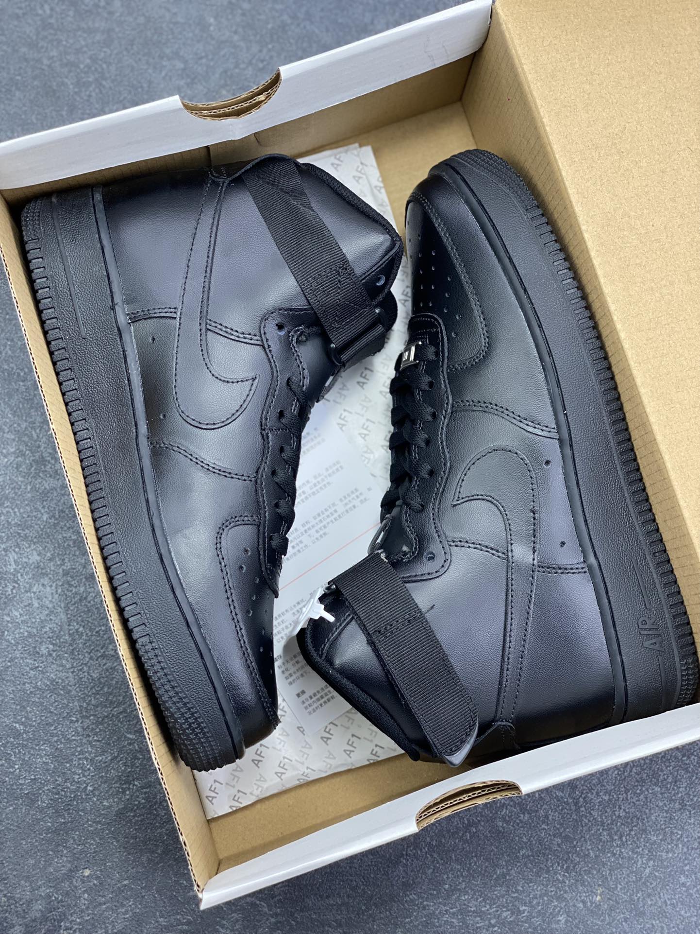 图片[9]-Nike Air Force 1 High 07 高帮黑 空军一号高帮运动休闲板鞋 原楦头原纸板 打造纯正空军版型#专注外贸渠道 全掌内置蜂窝气垫 #原盒配件 原厂中底钢印、拉帮完美 货号：CW2290-001 尺码：36 36.5 37.5 38 38.5 39 40 40.5 41 42 42.5 43 44 44.5 45-选品中心