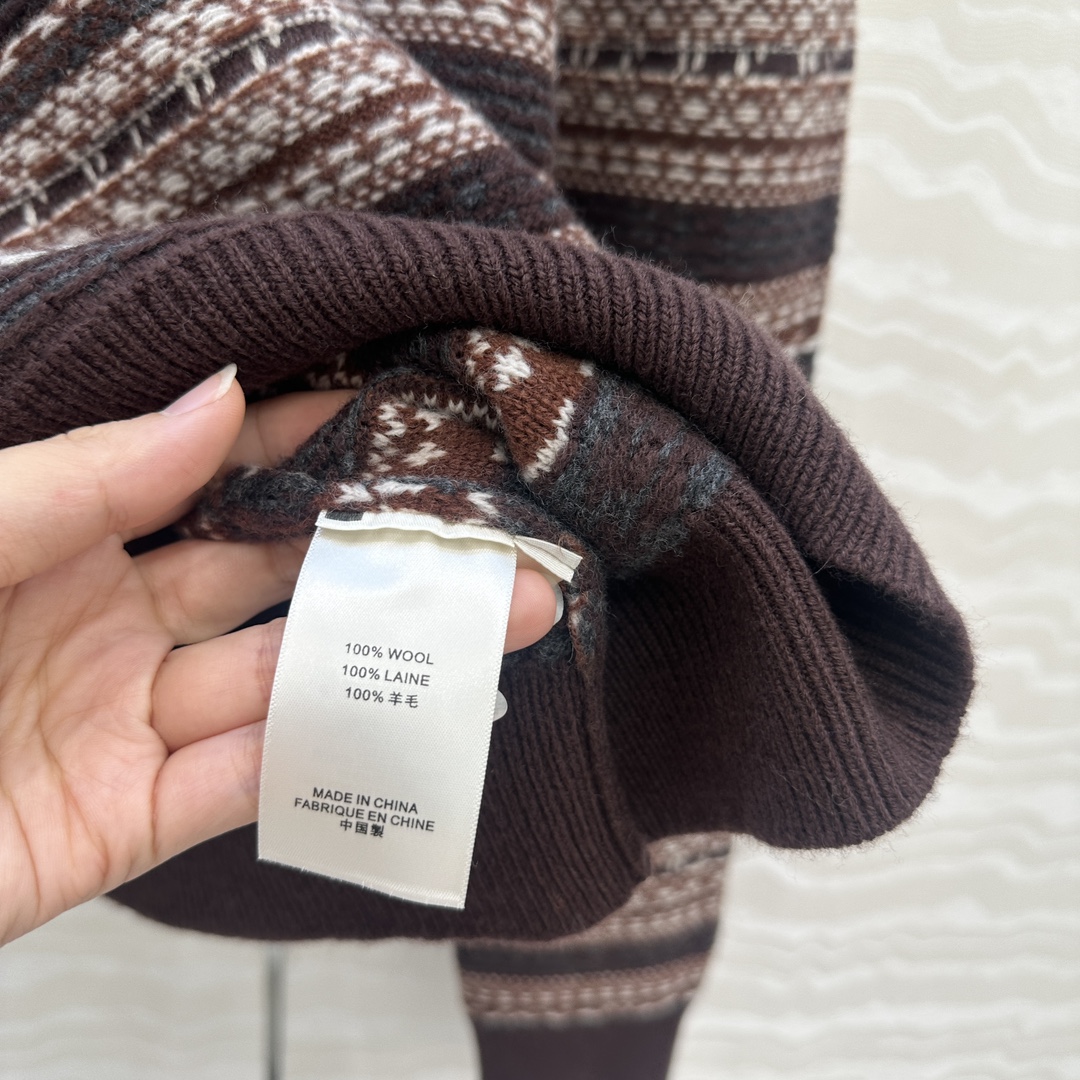 高端原单品质❤️浓郁美式风，费尔岛圆领毛衣，满满的北欧度假风🎀复古定位色彩编织！拥抱冬日阳光的温暖💞气质