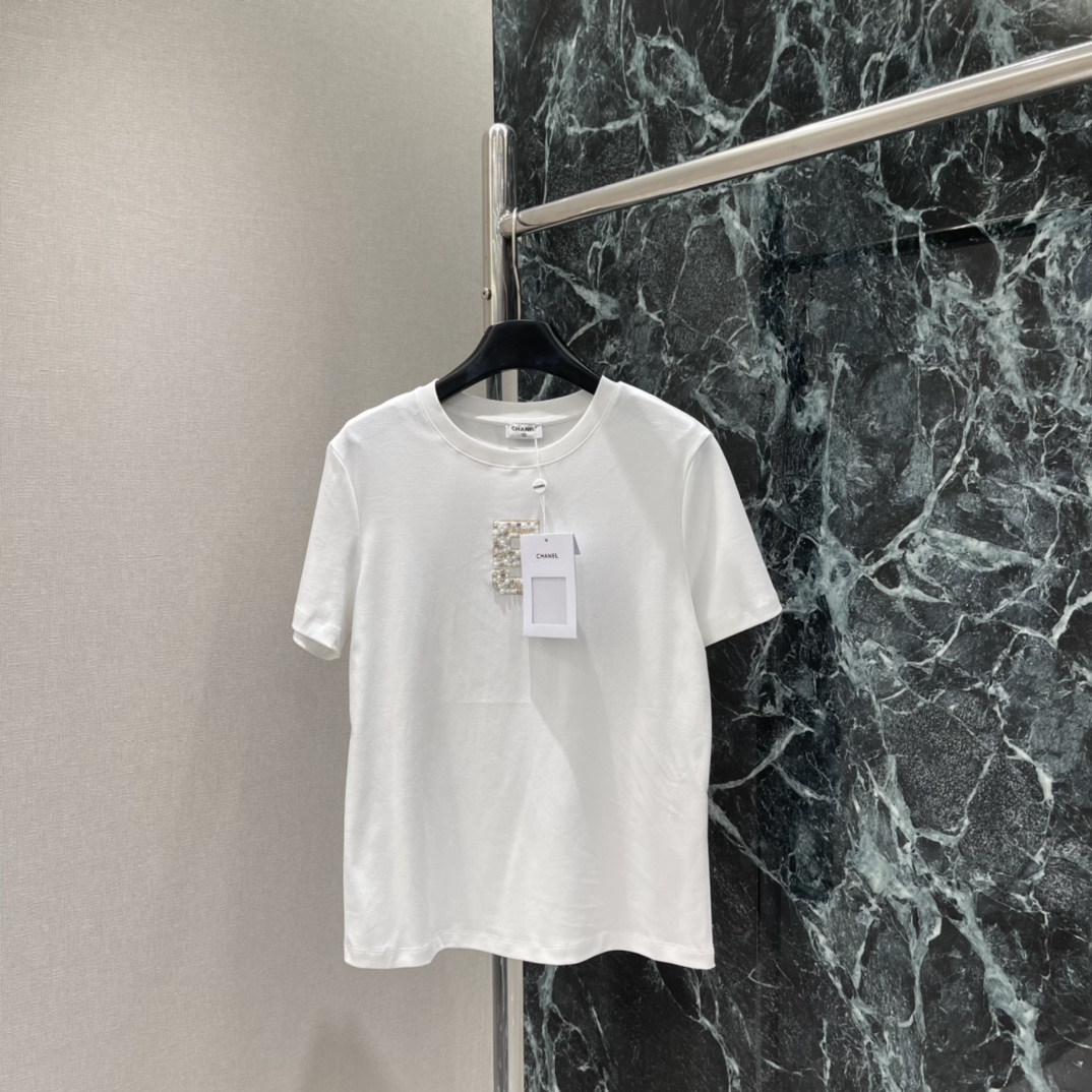 Ｄ家 25秋冬新款 钉珠数字短袖T恤 彰显品牌高级感 怎么搭都不出错，配牛仔裤、休闲裤、西装外套都好看~