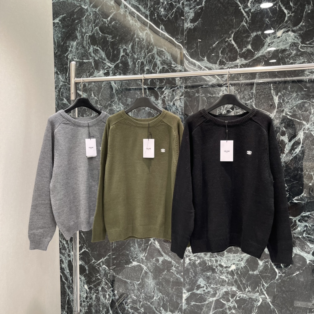 CE 25秋冬新款 圆领针织毛衣 胸前经典刺绣凯旋门微标 简约大方 低调又有辨识度计。3个颜色都很百搭耐