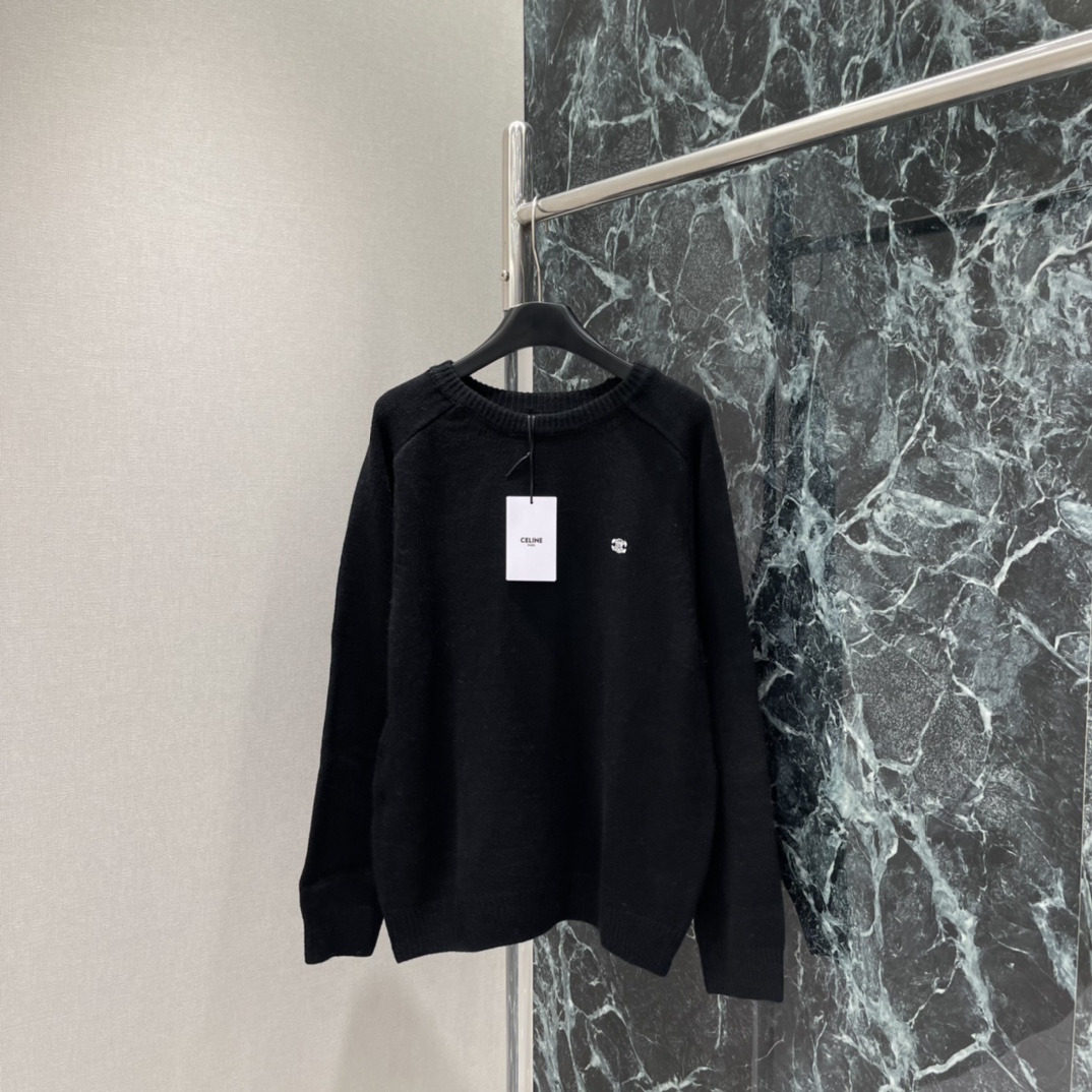 CE 25秋冬新款 圆领针织毛衣 胸前经典刺绣凯旋门微标 简约大方 低调又有辨识度计。3个颜色都很百搭耐