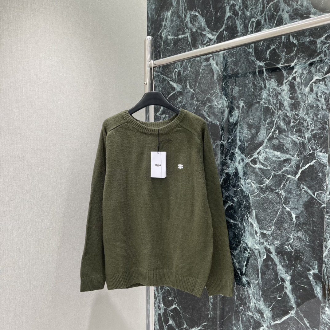 CE 25秋冬新款 圆领针织毛衣 胸前经典刺绣凯旋门微标 简约大方 低调又有辨识度计。3个颜色都很百搭耐