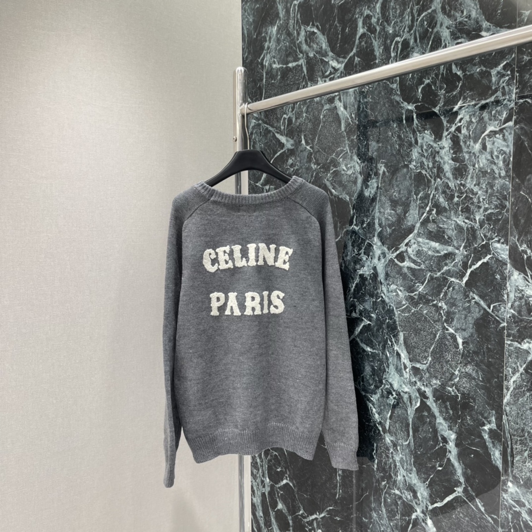 CE 25秋冬新款 圆领针织毛衣 胸前经典刺绣凯旋门微标 简约大方 低调又有辨识度计。3个颜色都很百搭耐