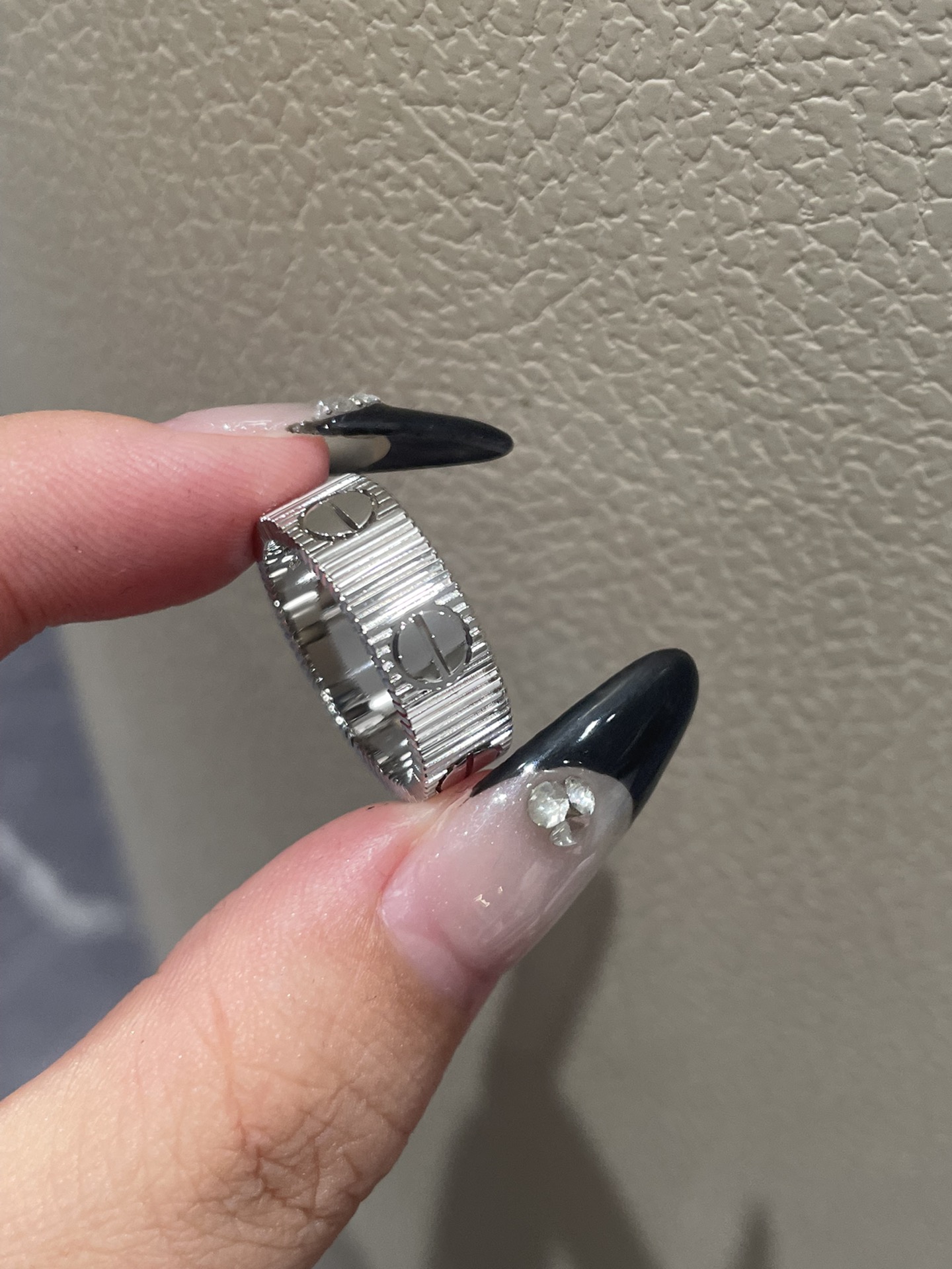 NO:635596,The new ring has arrived. 88200 The new series of Kajia Love Unlimited rings that you have been longing for is finally here. It is developed in Yuan version and restores all the structural details one to one. The non-Shenzhen ordinary reverse mold version has a code number of 5# 6# 7# 8#, ring, Cardia high-end jewelry.19860909新款戒指到货啦 88200 你们心心念的卡家Love Unlimited全新系列戒指终于要来了,元版开发,一比一还原所有结构细节,非深圳普通倒模版本码数5# 6# 7# 8#,,ring,卡迪亚高端饰品,Jewelry