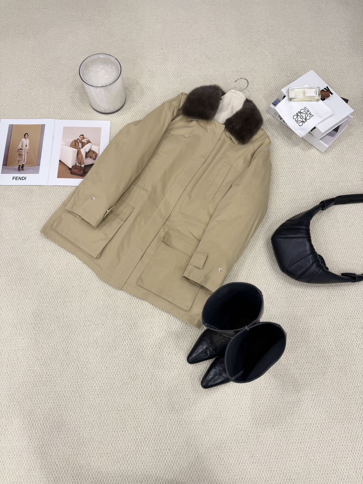 NO:637099,New goose down jacket for autumn and winter. Removable mink fur collar parka goose down jacket [Light Khaki] invites you to appreciate the details. The outer shell is made of cotton and brocade blended fabric, which is lightweight and windproof. The inner liner is filled with white goose down, which makes the upper body warm and light. The down inner liner and fur collar are both removable, making it easy to adapt to spring, autumn and winter styles. It is the most IN parka jacket style at the moment. Achieve high value and high wearability of more than 3 pieces in one piece, women's clothing, jackets & coats, down  jacket,alexander wang19860909秋冬新款鹅绒服上新 可拆卸水貂毛领派克鹅绒服【浅卡其】细节邀您鉴赏 外壳选用棉锦混纺面料,轻便防风 内胆填充白鹅绒,上身温暖又轻盈 羽绒内胆及毛领皆可拆卸,轻松应对春秋冬版型做的是当下蕞IN的派克夹克风 实现一件＞3件的高价值＆高实穿度,女装,jackets & coats,down jacket,alexander wang,Women's clothing