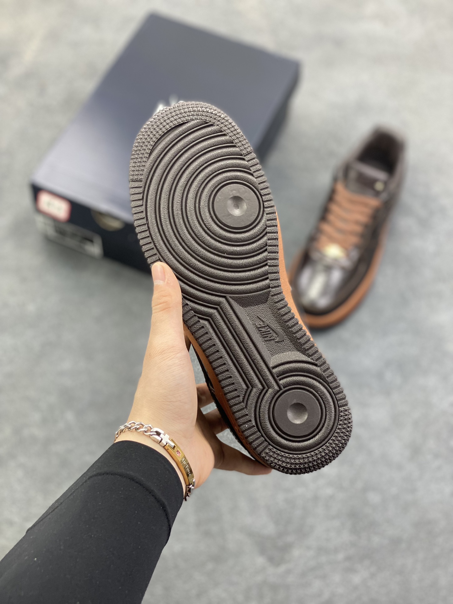 图片[5]-Nike Air Force 1 Low 棕黑鳄鱼纹 原楦头原纸板 打造纯正空军版型 专注外贸渠道 全掌内置蜂窝气垫 原盒配件 原厂中底钢印、拉帮完美 货号：FD7039-600 尺码：36 36.5 37.5 38 38.5 39 40 40.5 41 42 42.5 43 44 44.5 45-选品中心