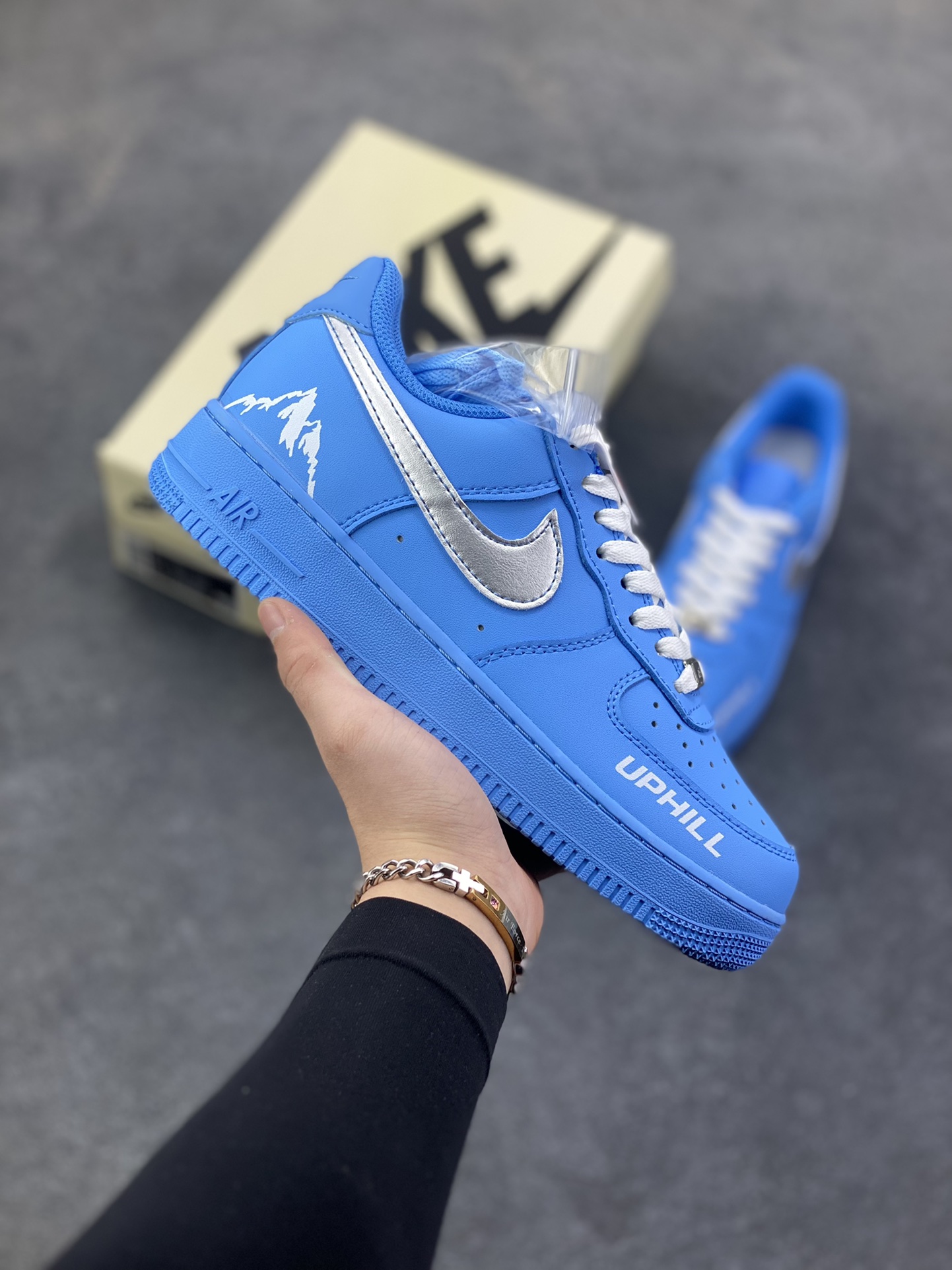 Nike Air Force 1 Low 冰岛蓝调 空军一号低帮运动休闲板鞋 原楦头原纸板 打造纯正空军版型#专注外贸渠道 全掌内置蜂窝气垫 #原盒配件 原厂中底钢印、拉帮完美 货号：CW2288-029 尺码：36 36.5 37.5 38 38.5 39 40 40.5 41 42 42.5 43 44 44.5 45-选品中心