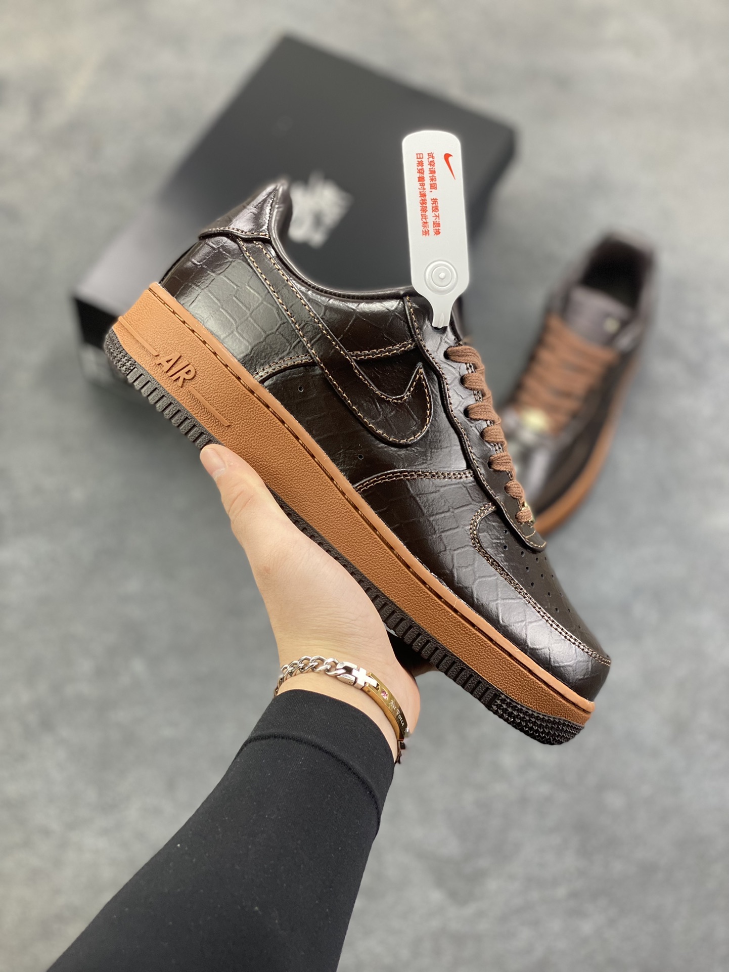 Nike Air Force 1 Low 棕黑鳄鱼纹 原楦头原纸板 打造纯正空军版型 专注外贸渠道 全掌内置蜂窝气垫 原盒配件 原厂中底钢印、拉帮完美 货号：FD7039-600 尺码：36 36.5 37.5 38 38.5 39 40 40.5 41 42 42.5 43 44 44.5 45-选品中心