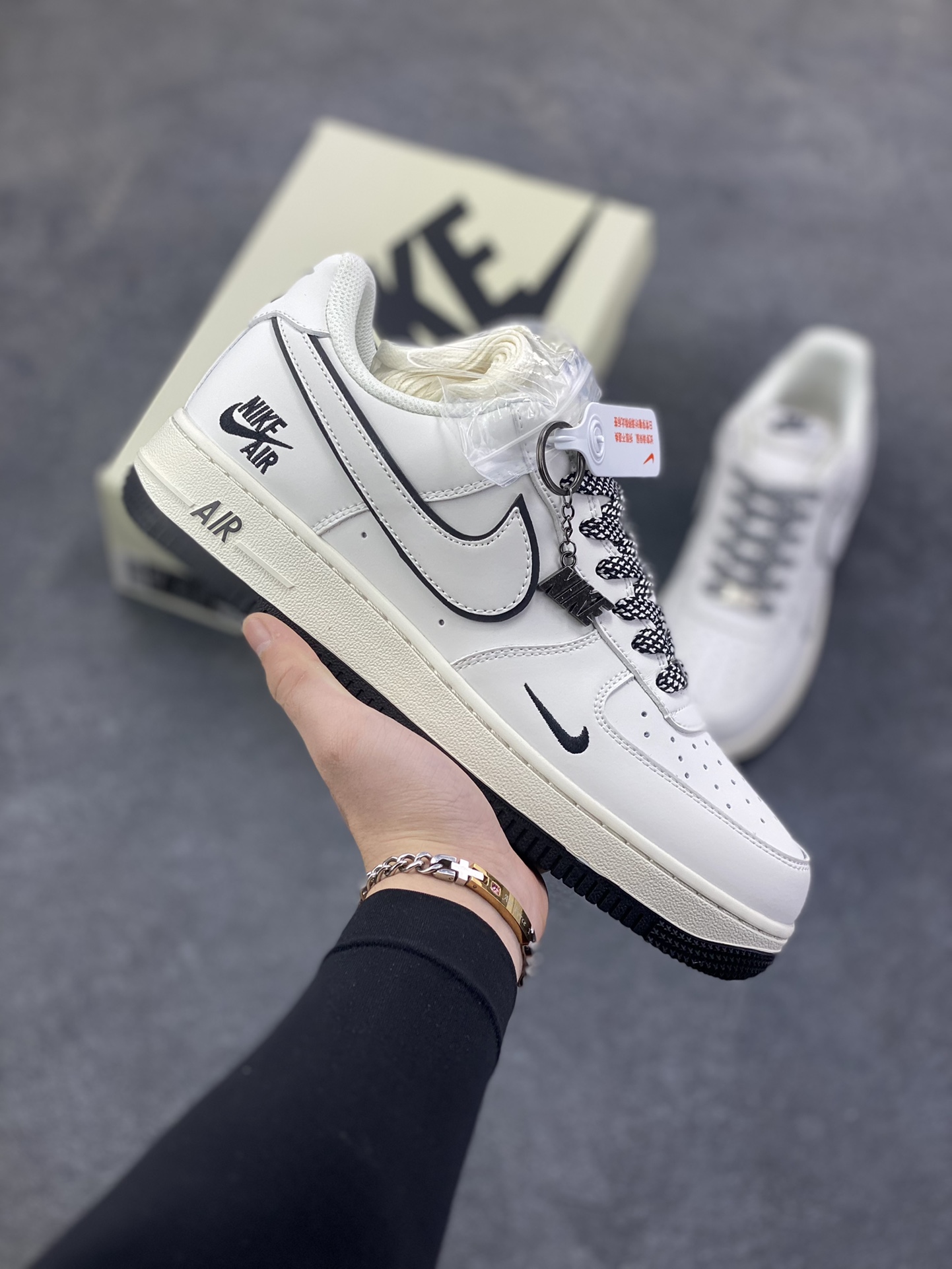 NIke Air Force 1 \'07 Low “米白黑NIKE”空军一号 低帮 运动鞋 休闲鞋 折边针车 工艺难度大 原楦头原纸板 原装鞋盒 定制五金配件 内置全掌气垫 原厂鞋底 货号：CS5288-036 尺码：36 36.5 37.5 38 38.5 39 40 40.5 41 42 42.5 43 44 44.5 45-选品中心