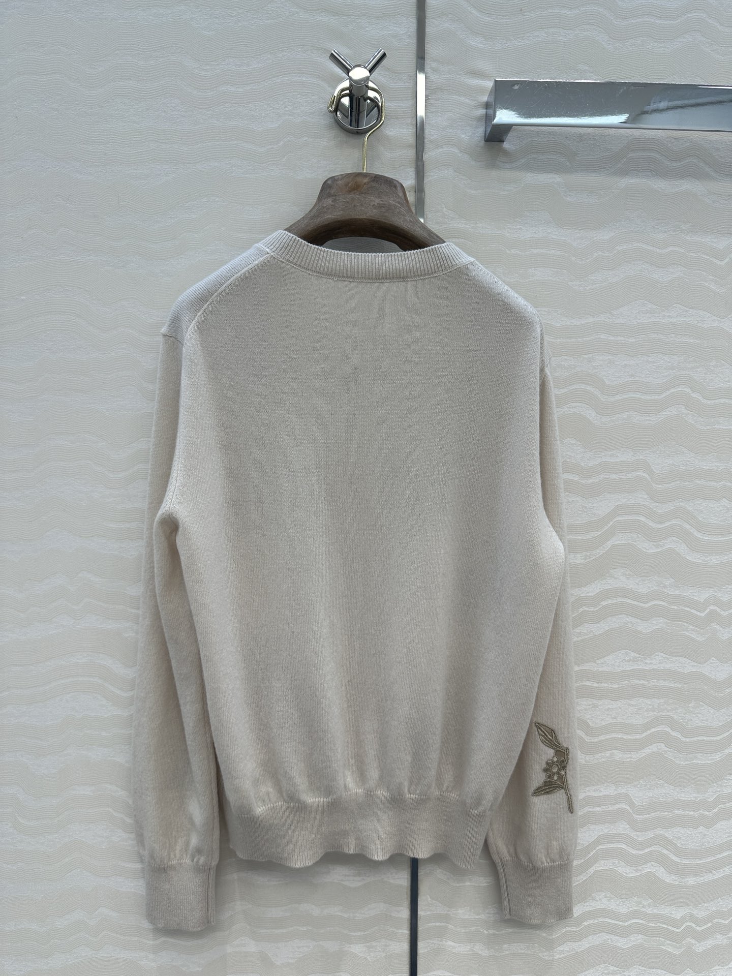 高端原单品质，❤️lP🆕高智感 老钱风穿搭，重工水溶花缕空 蓟花定位刺绣开衫小外套，气质叠搭单品随性大气