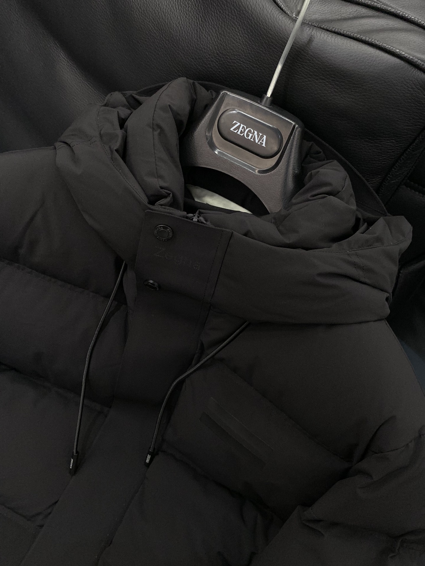 ，杰尼亚 Zegna，2025冬季最新品，专柜同步有售，原单狠货，时尚休闲连帽羽绒服，采用进口原版面料，