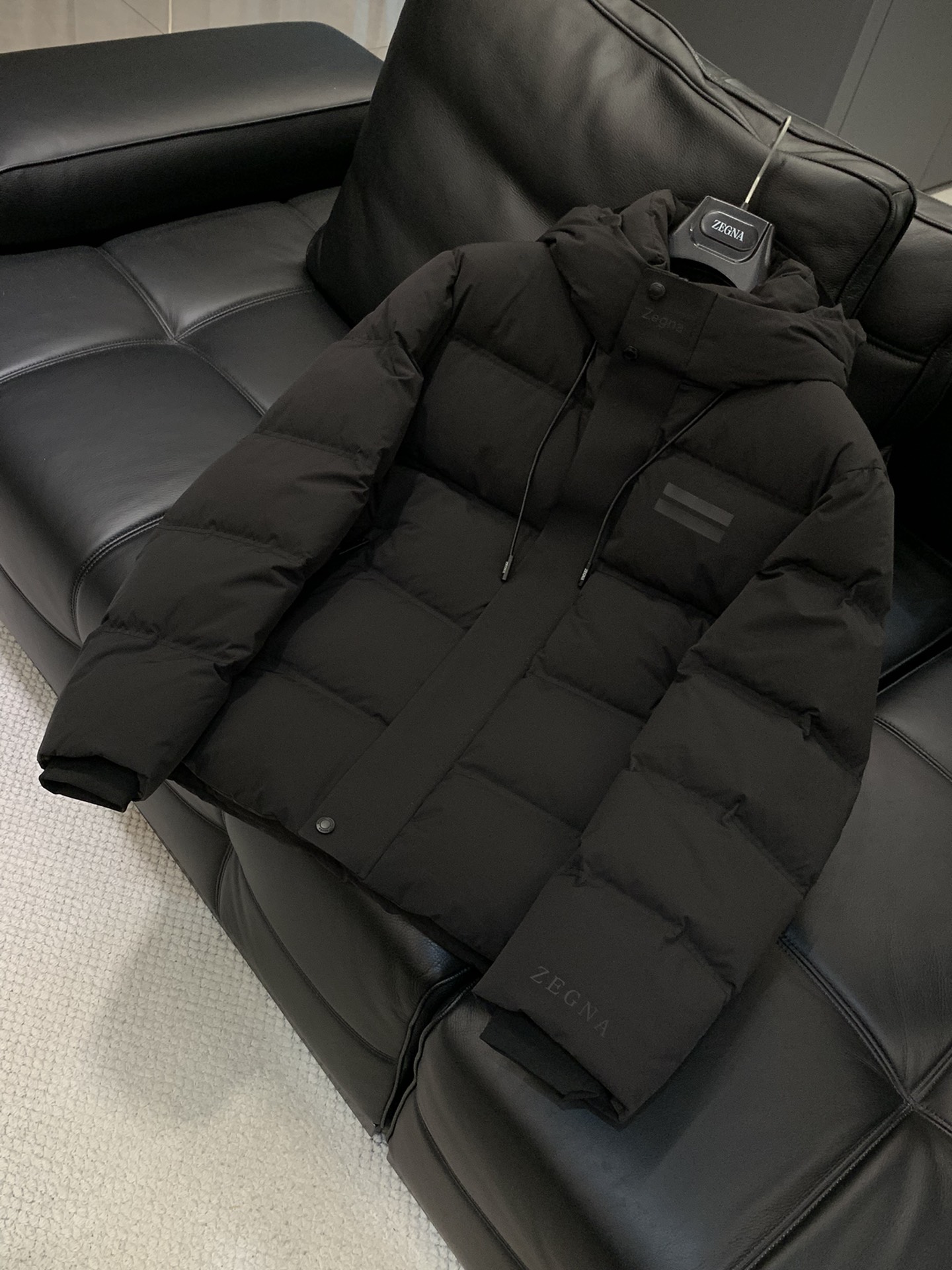 ，杰尼亚 Zegna，2025冬季最新品，专柜同步有售，原单狠货，时尚休闲连帽羽绒服，采用进口原版面料，