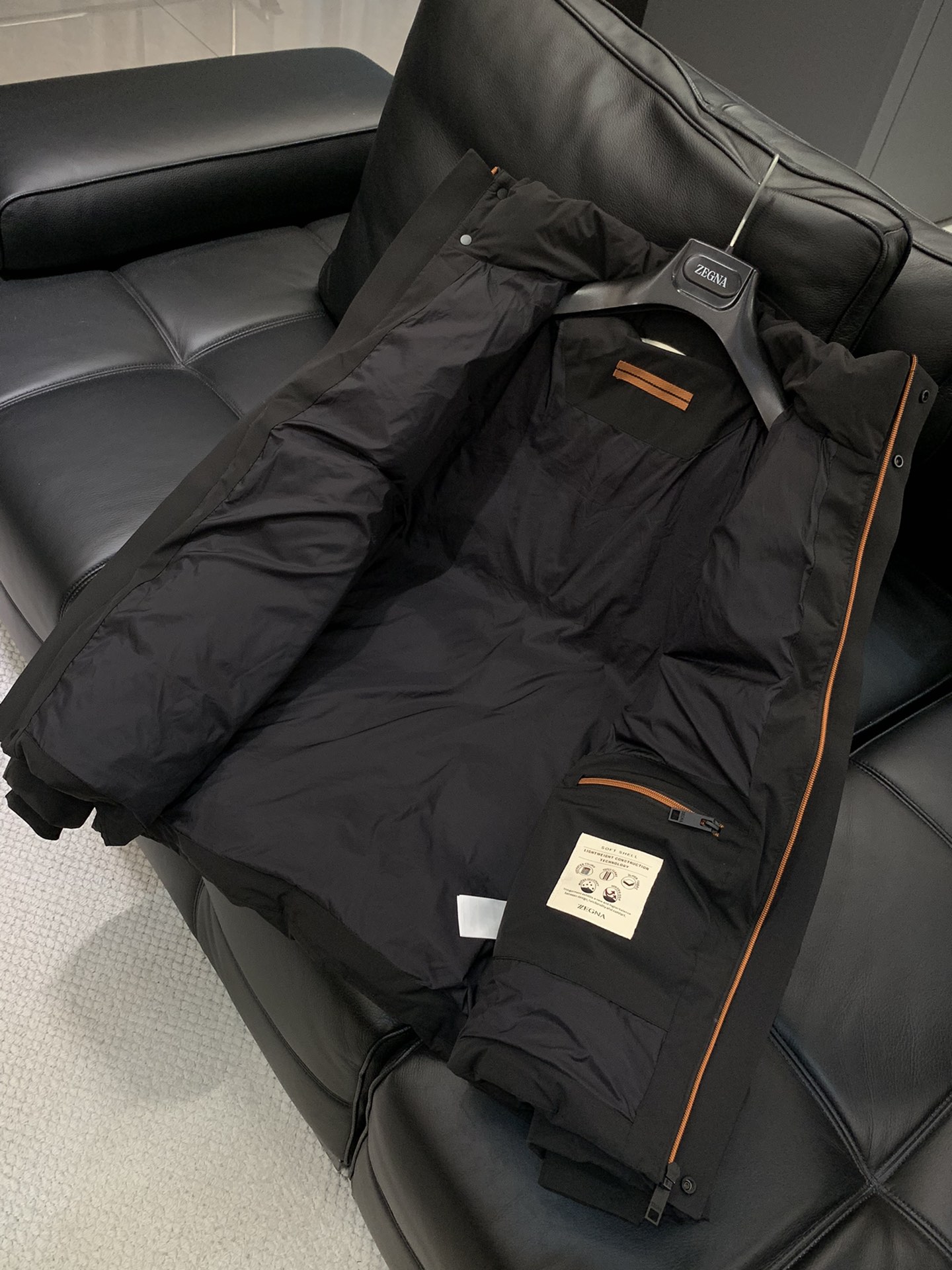 ，杰尼亚 Zegna，2025冬季最新品，专柜同步有售，原单狠货，时尚休闲连帽羽绒服，采用进口原版面料，