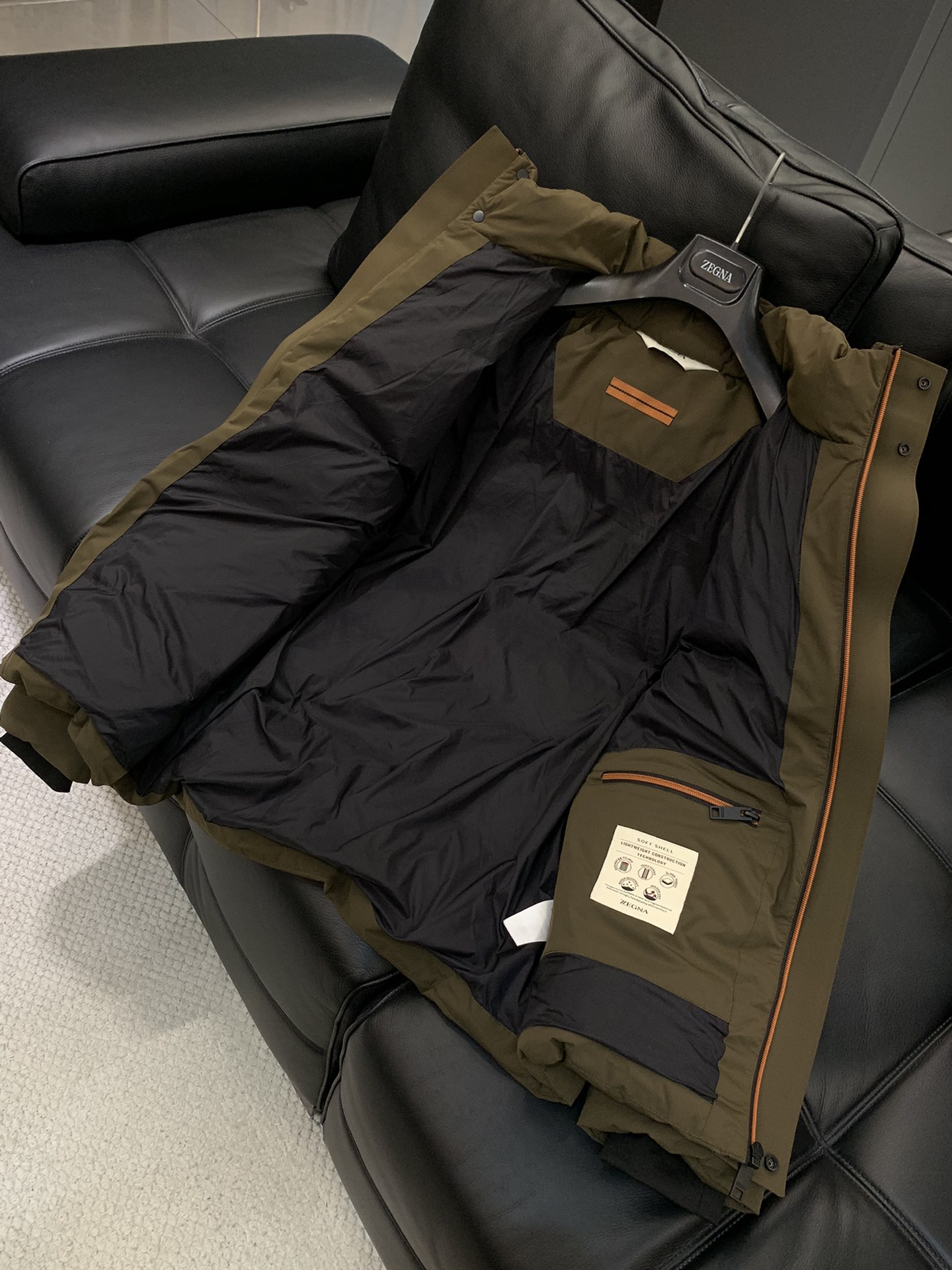 ，杰尼亚 Zegna，2025冬季最新品，专柜同步有售，原单狠货，时尚休闲连帽羽绒服，采用进口原版面料，