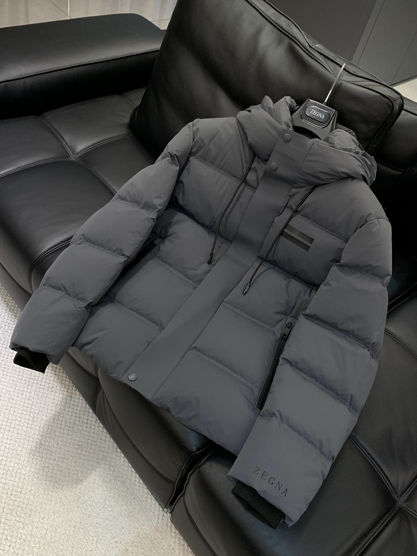 ，杰尼亚 Zegna，2025冬季最新品，专柜同步有售，原单狠货，时尚休闲连帽羽绒服，采用进口原版面料，