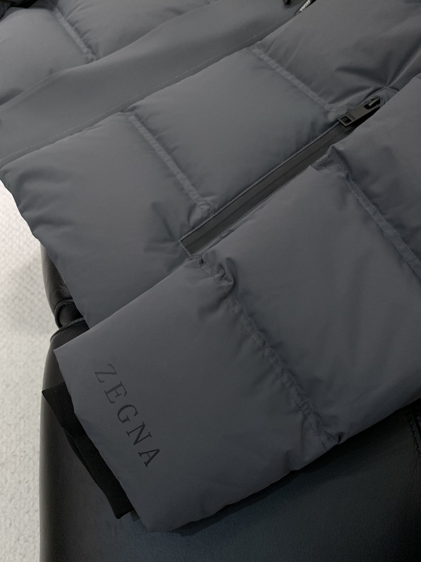 ，杰尼亚 Zegna，2025冬季最新品，专柜同步有售，原单狠货，时尚休闲连帽羽绒服，采用进口原版面料，