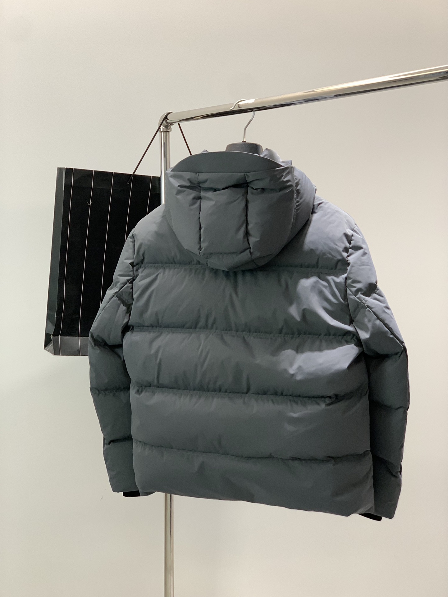 ，杰尼亚 Zegna，2025冬季最新品，专柜同步有售，原单狠货，时尚休闲连帽羽绒服，采用进口原版面料，