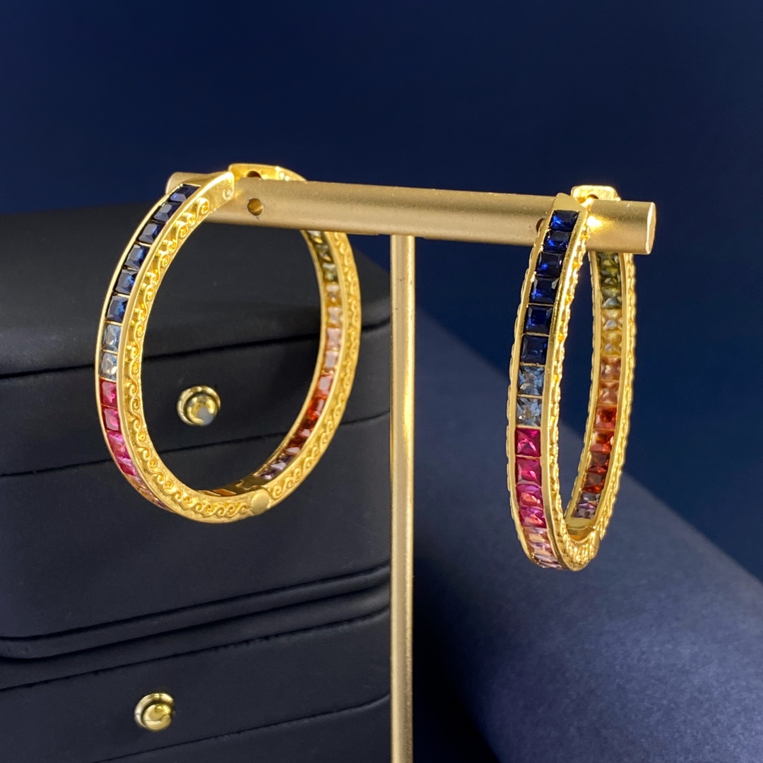 Dolce & Gabbana D&G欧美夸张 大圈圆形内外层半边镶彩色方形锆石侧边雕刻花纹图腾 耳环耳圈 黄铜材料 重约24