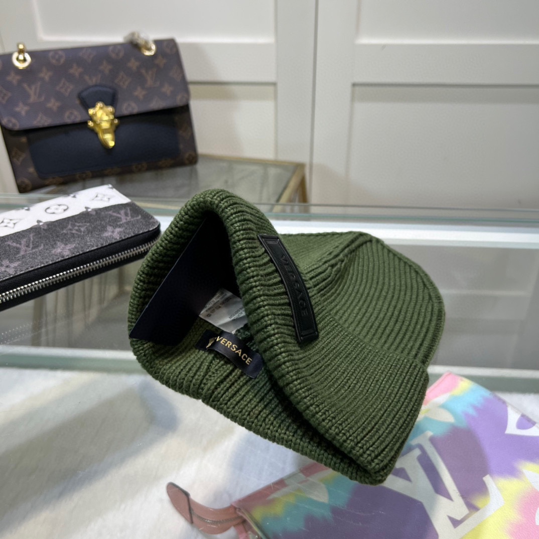 配防尘袋上新ꫛꫀꪝ ❥——❤范思哲VERSACE 经典毛线帽 经典刺绣简约大方，时尚休闲设计 跑量新品