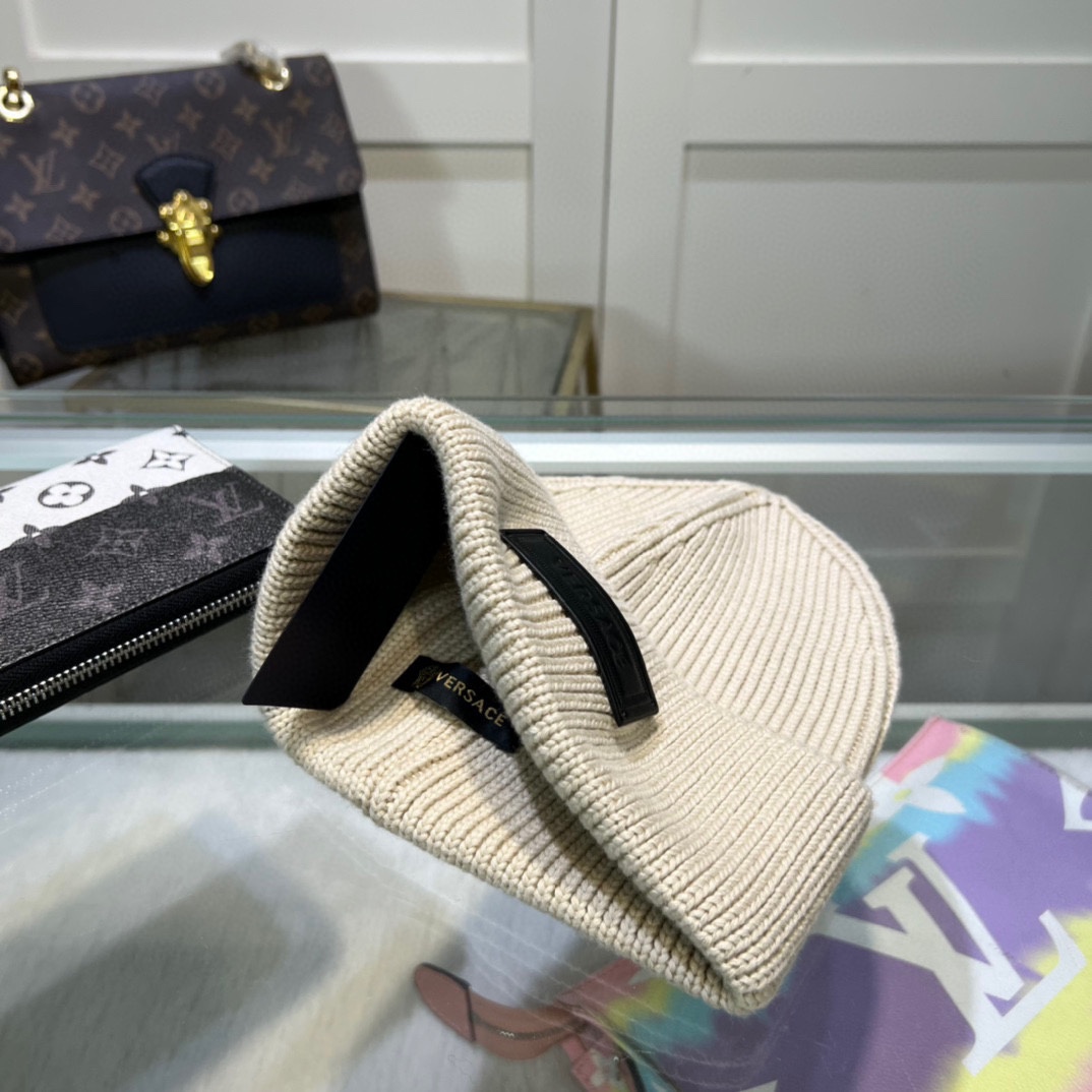配防尘袋上新ꫛꫀꪝ ❥——❤范思哲VERSACE 经典毛线帽 经典刺绣简约大方，时尚休闲设计 跑量新品