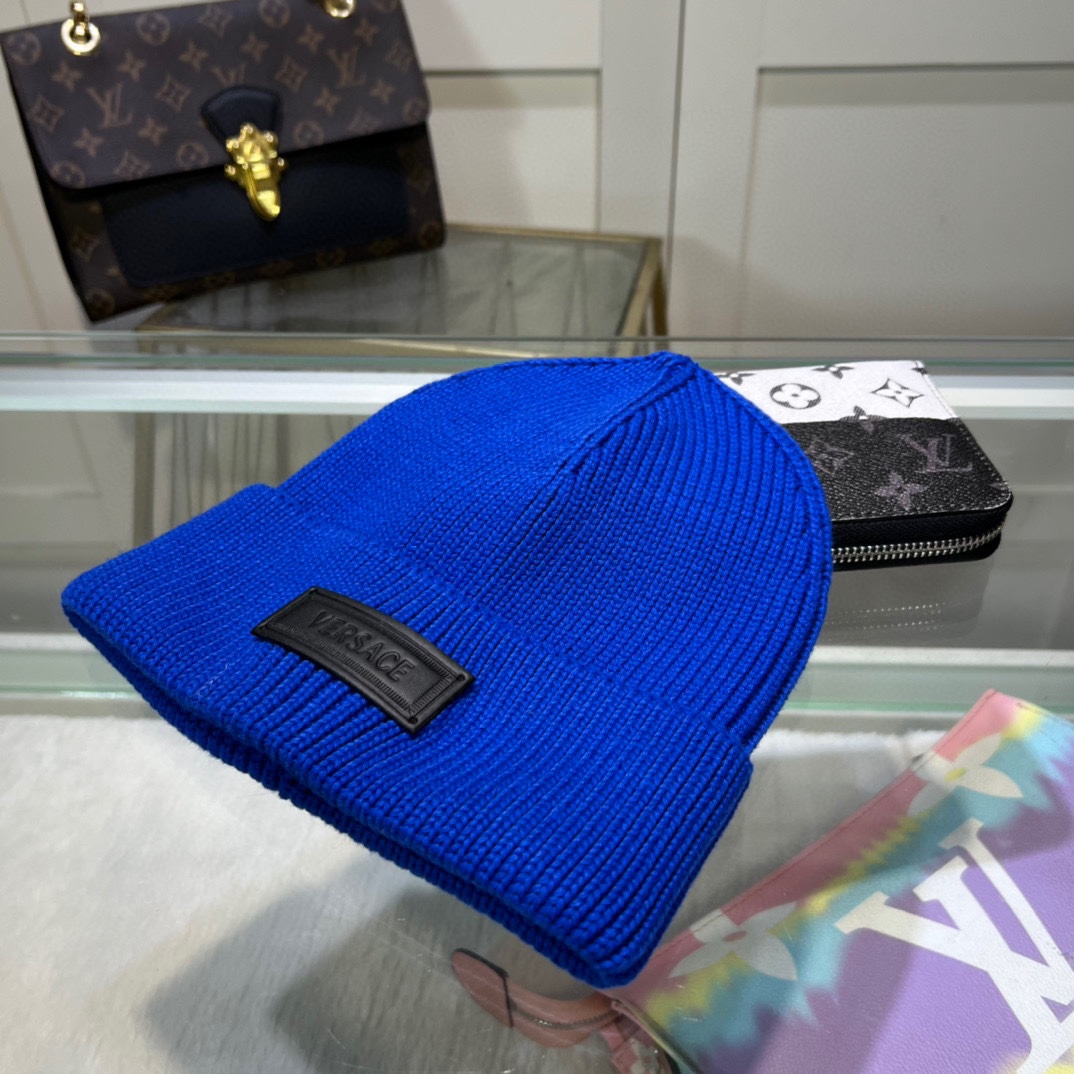 配防尘袋上新ꫛꫀꪝ ❥——❤范思哲VERSACE 经典毛线帽 经典刺绣简约大方，时尚休闲设计 跑量新品